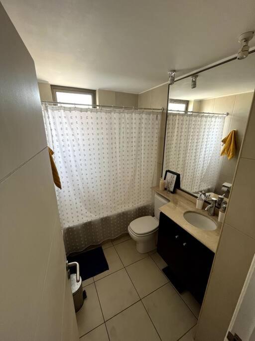 apartamento con vista al mar y piscina.