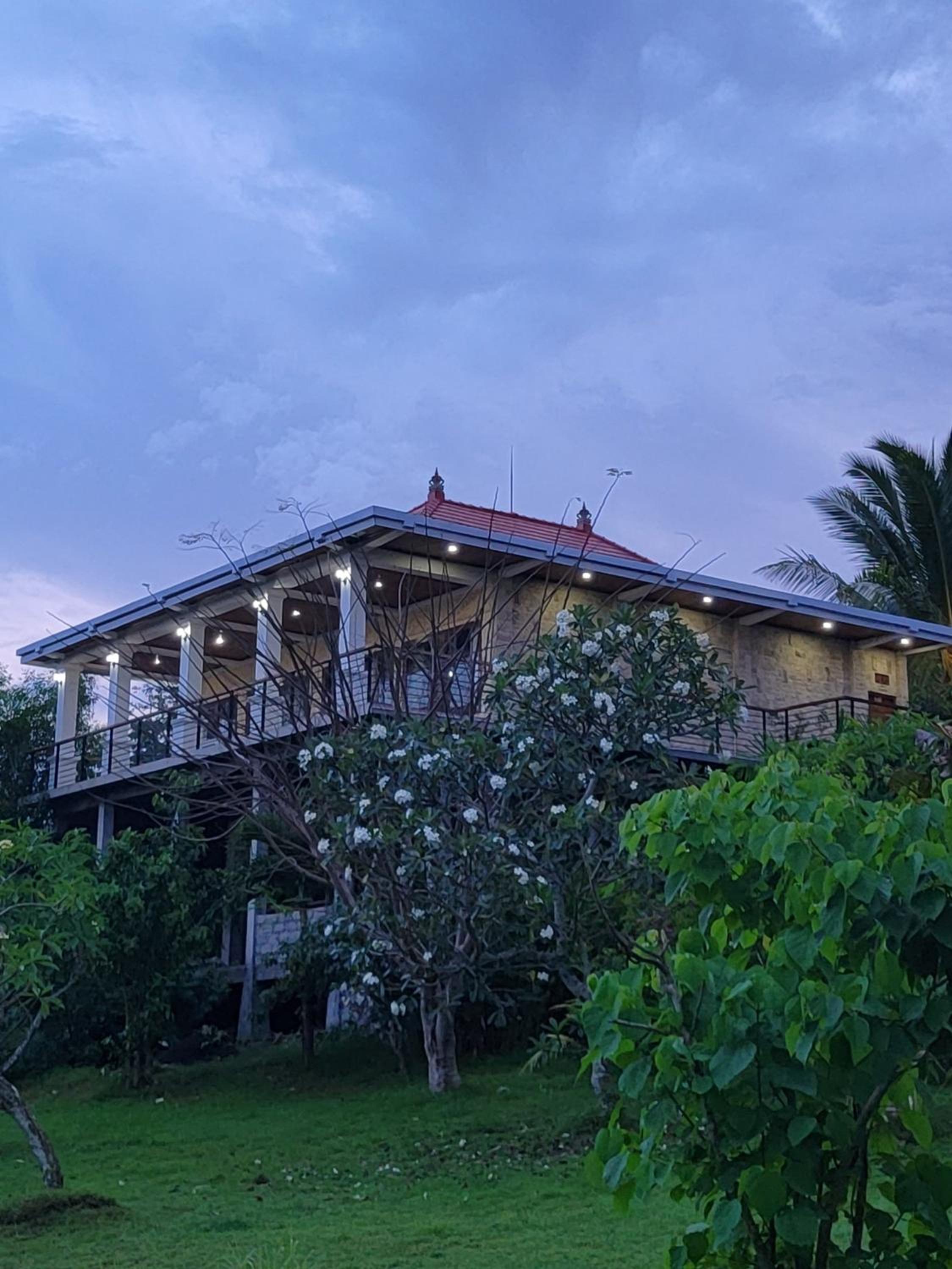 Alam Sweet Ulu-Modern "Balinese Style Villa" 3 Large Comfy Beds 2 private Bedrooms, Panoramic Ocean Views Pool view 2
