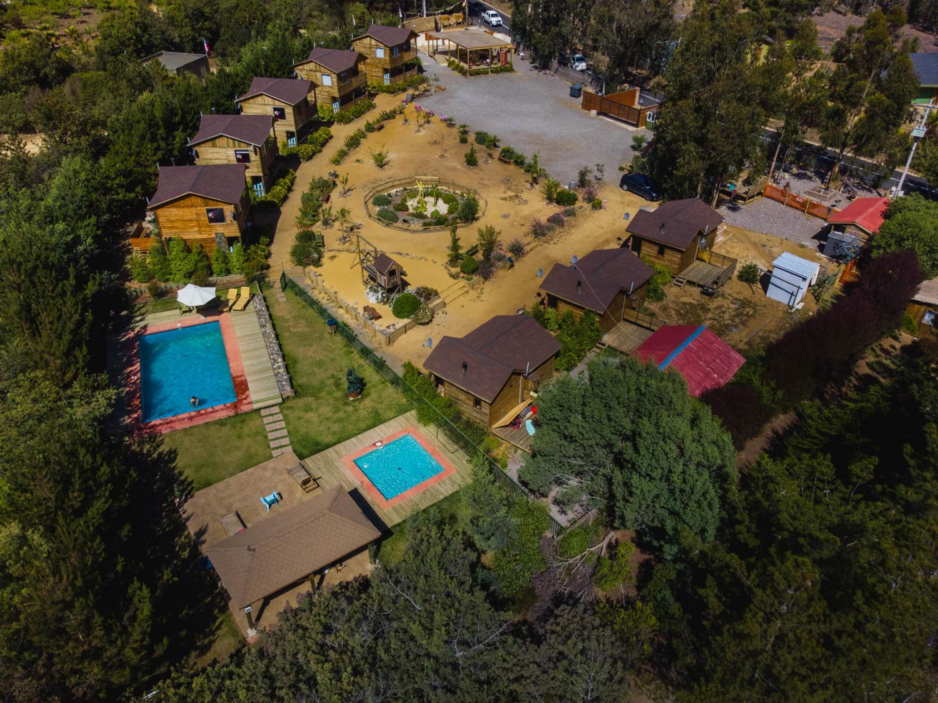 Cabaña en Tunquén con parrilla, fogón, piscina y bosque