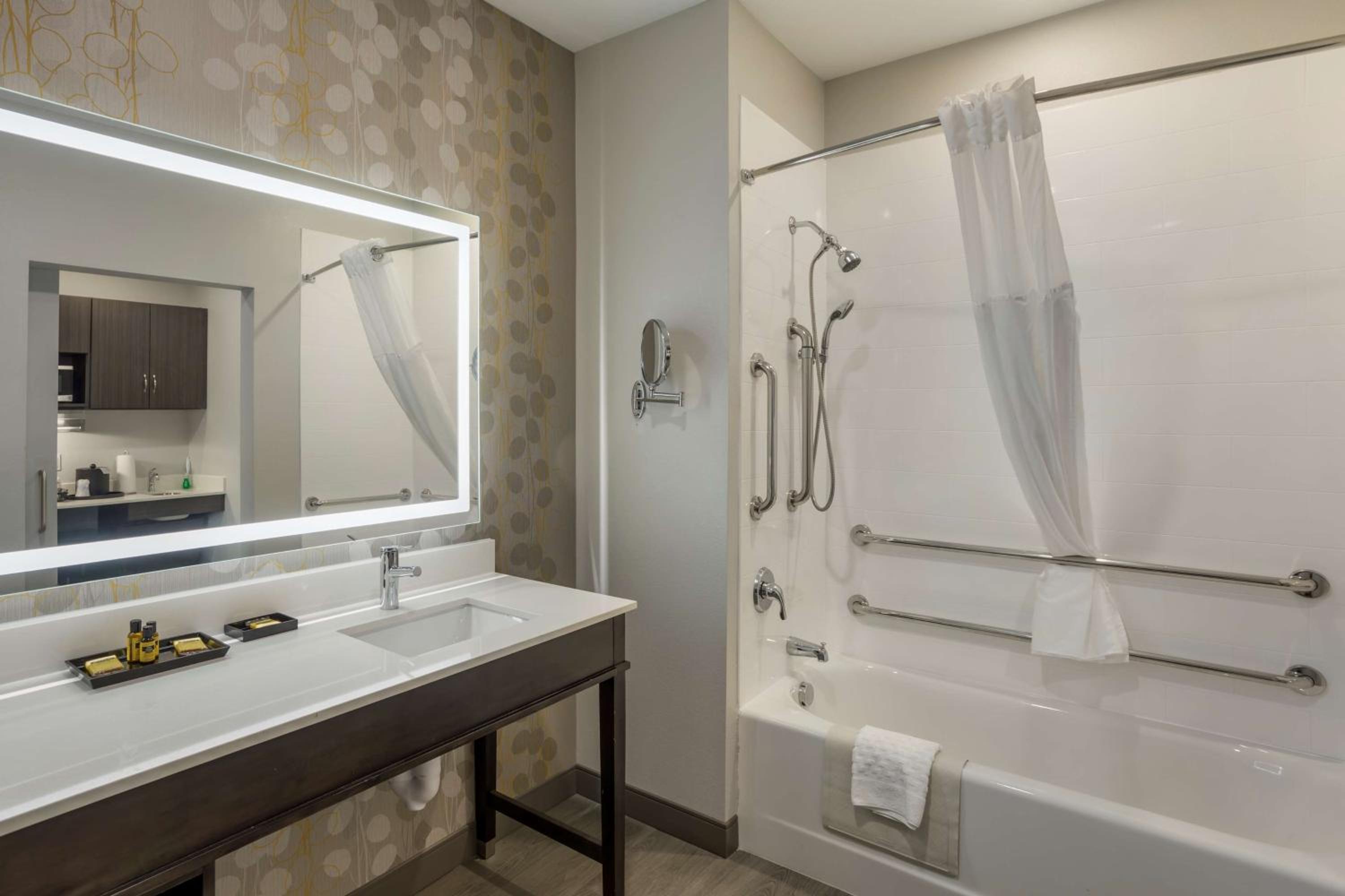 Best Western Plus Executive Residency Antioch Inn - Property Image 11