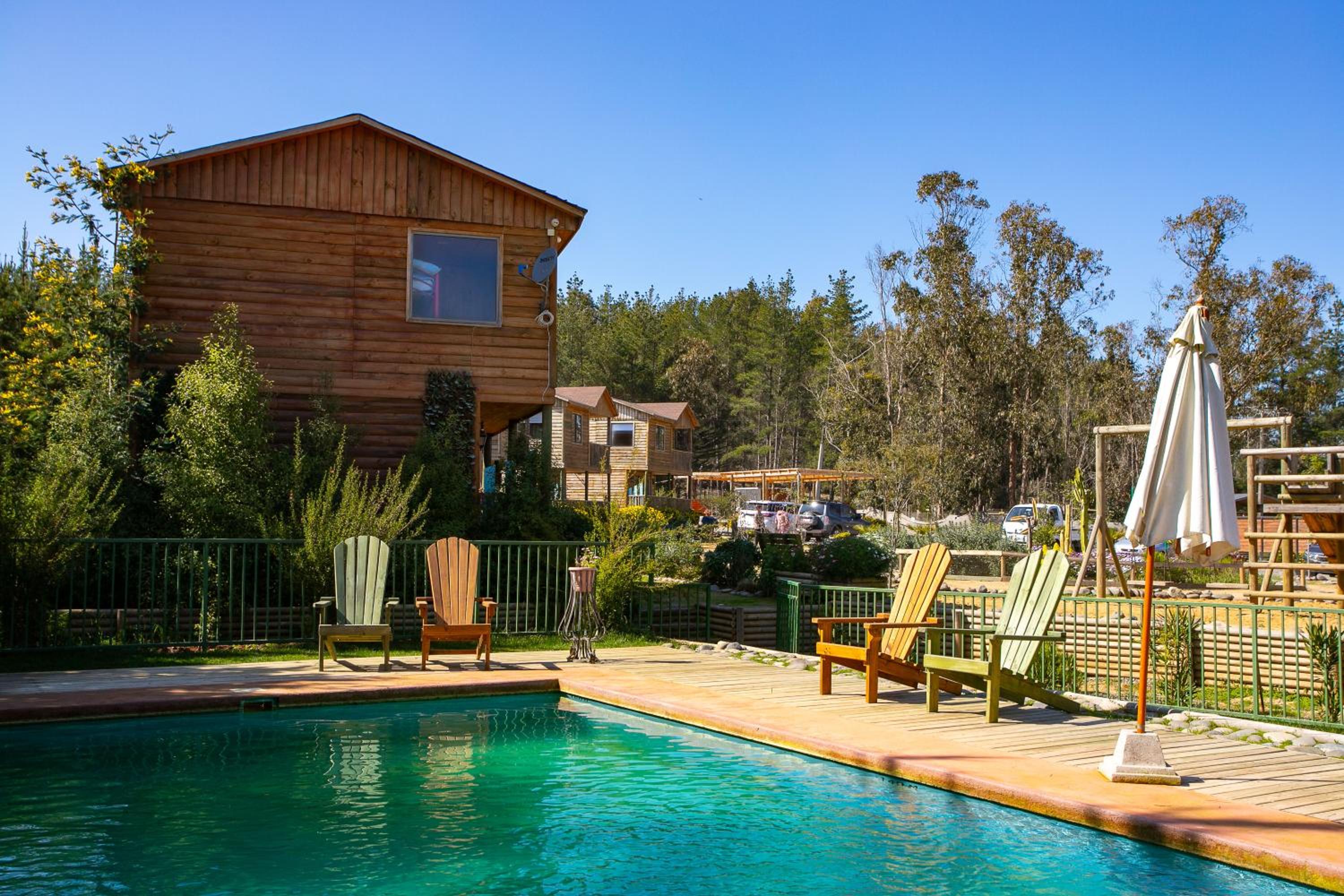 Cabaña en Tunquén con parrilla, fogón, piscina y bosque