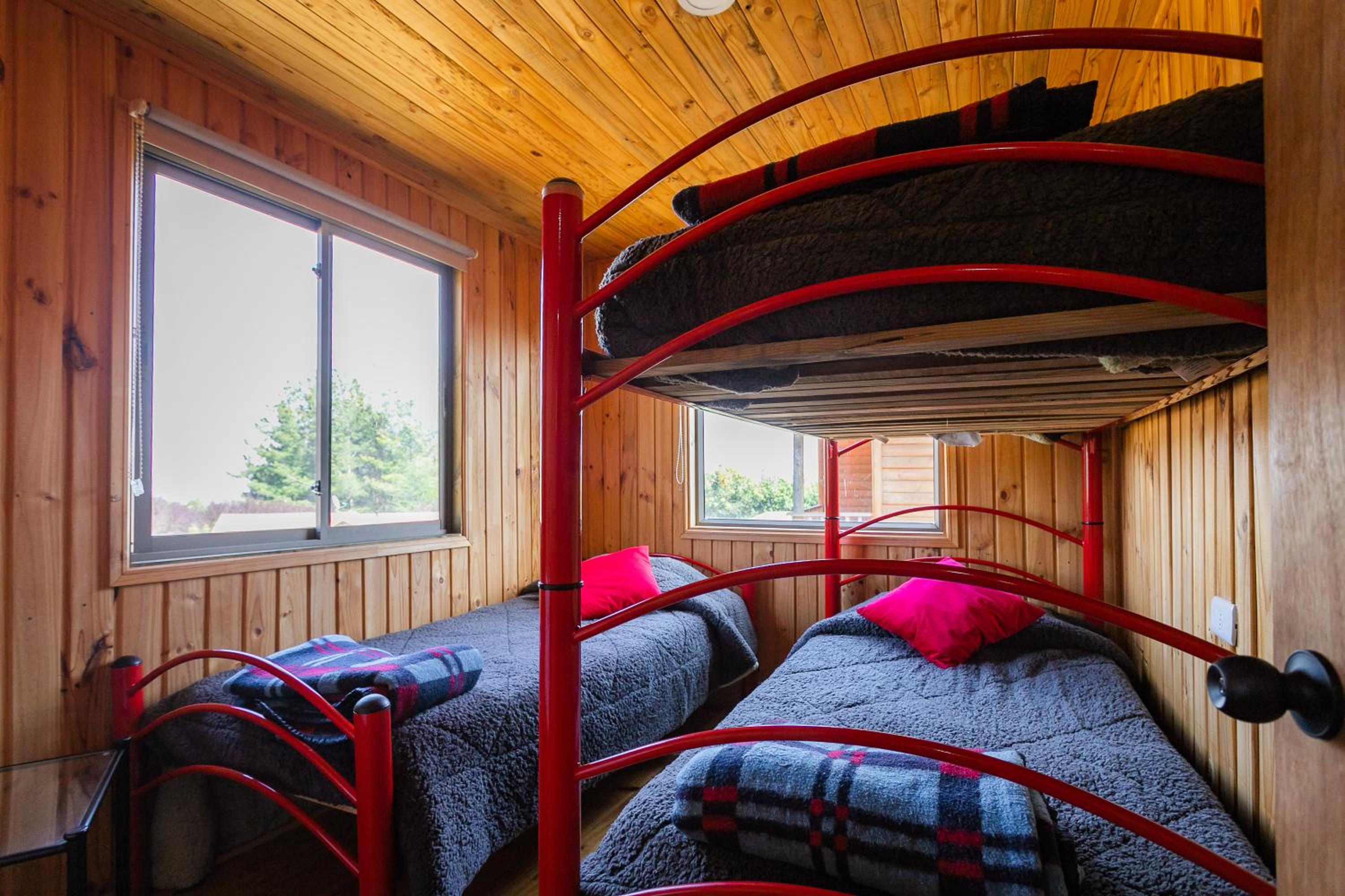 Cabaña en Tunquén con parrilla, fogón, piscina y bosque