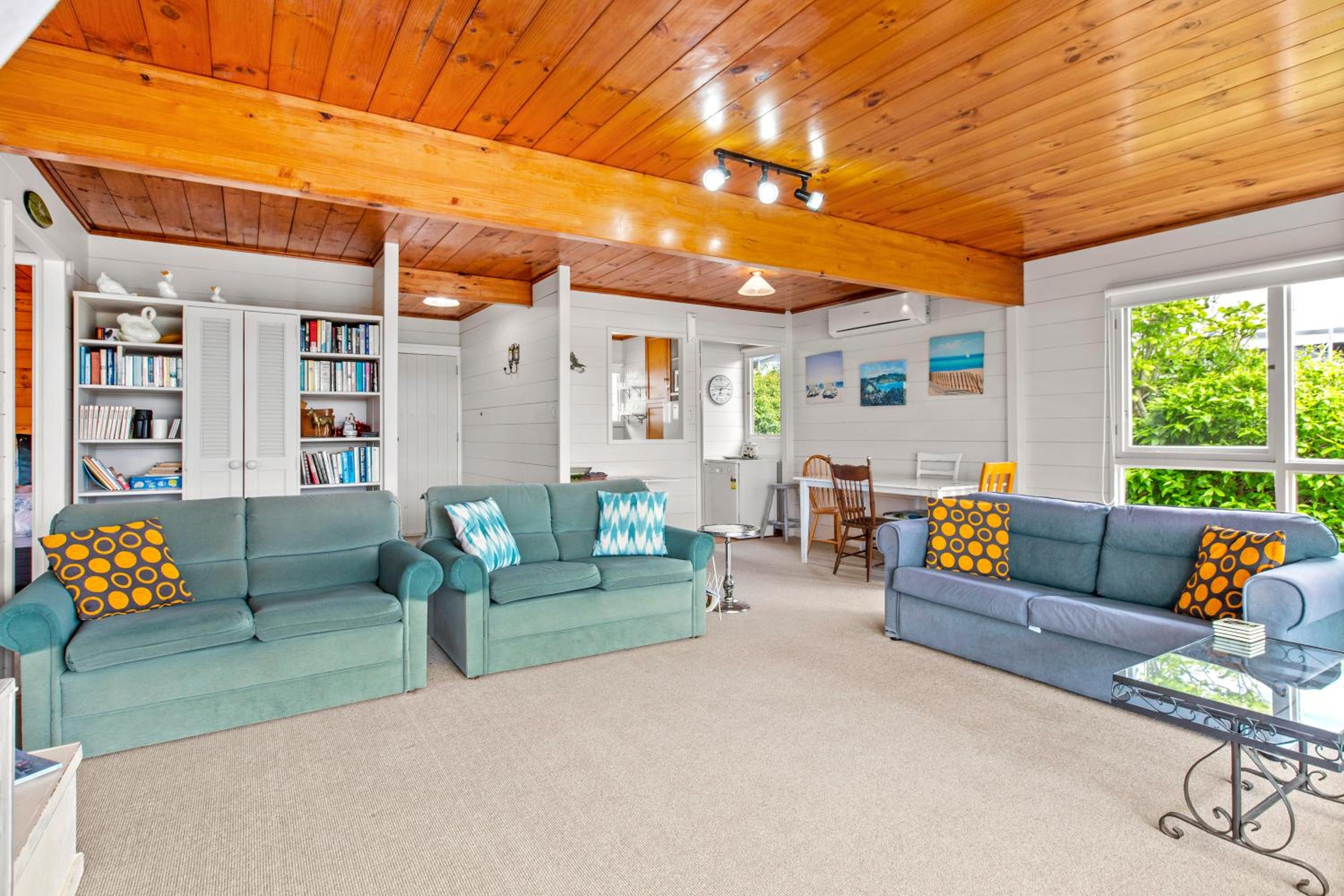 Bay Vista Views - Raglan Holiday Home view 5