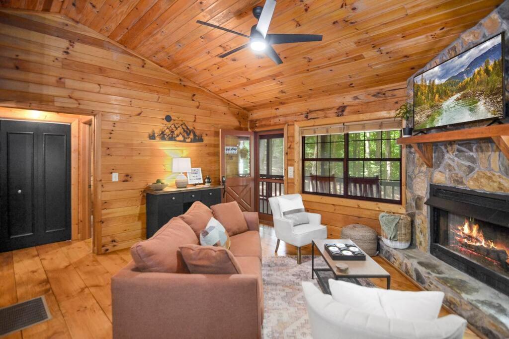 Peaceful nature getaway- with HOT TUB & fire pit view 4