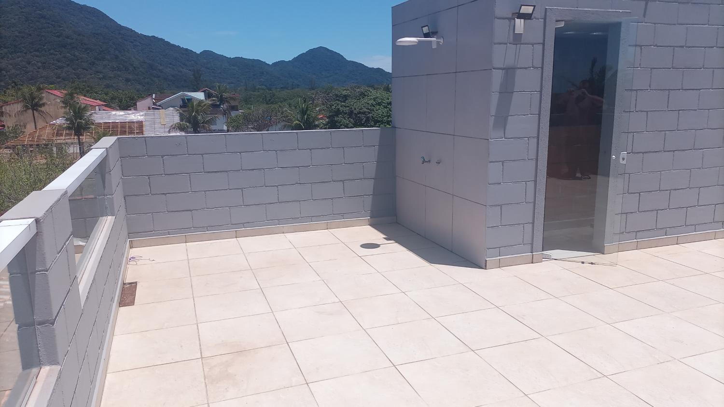 Casa com Vista do Mar e Montanha