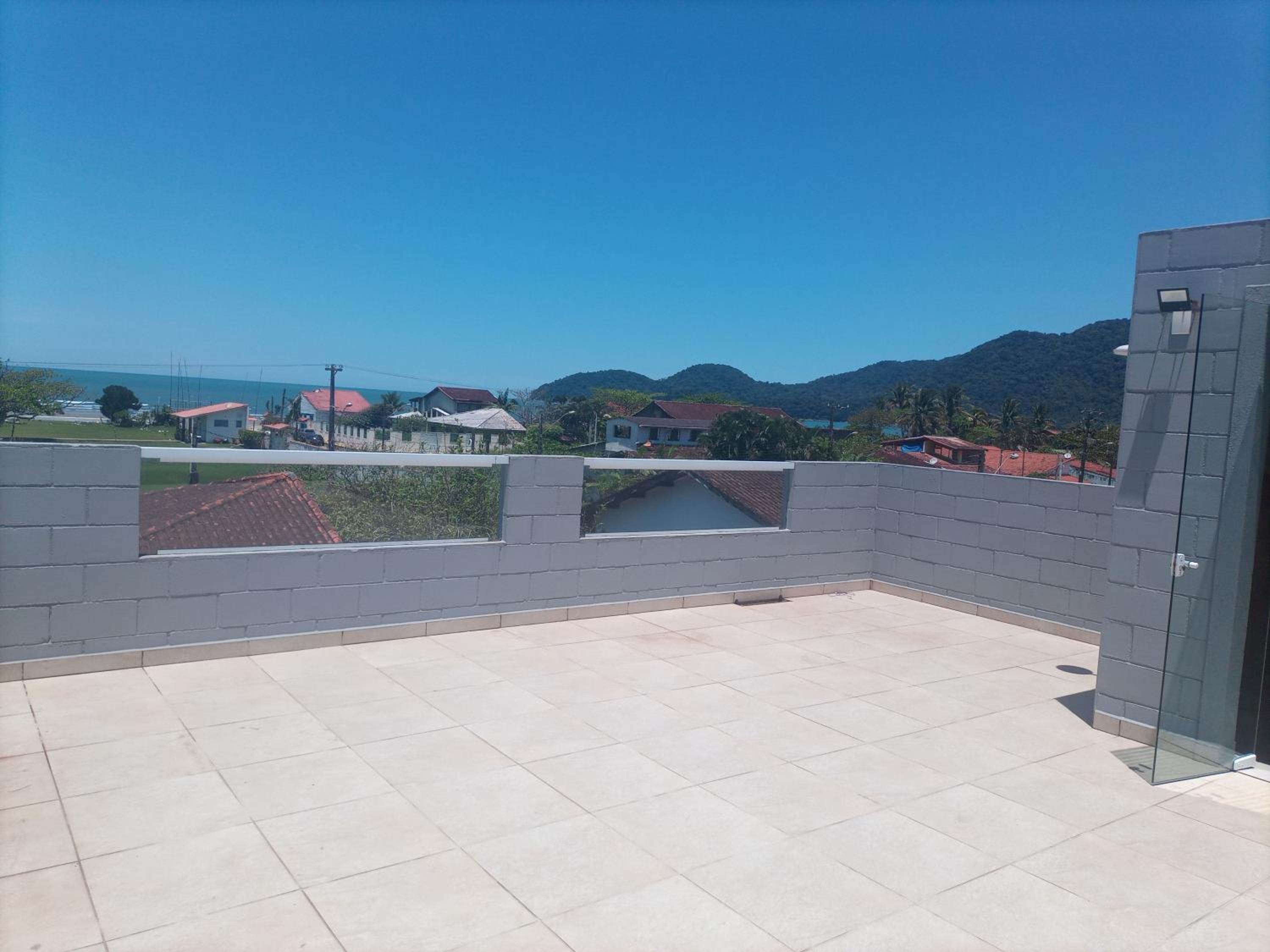 Casa com Vista do Mar e Montanha