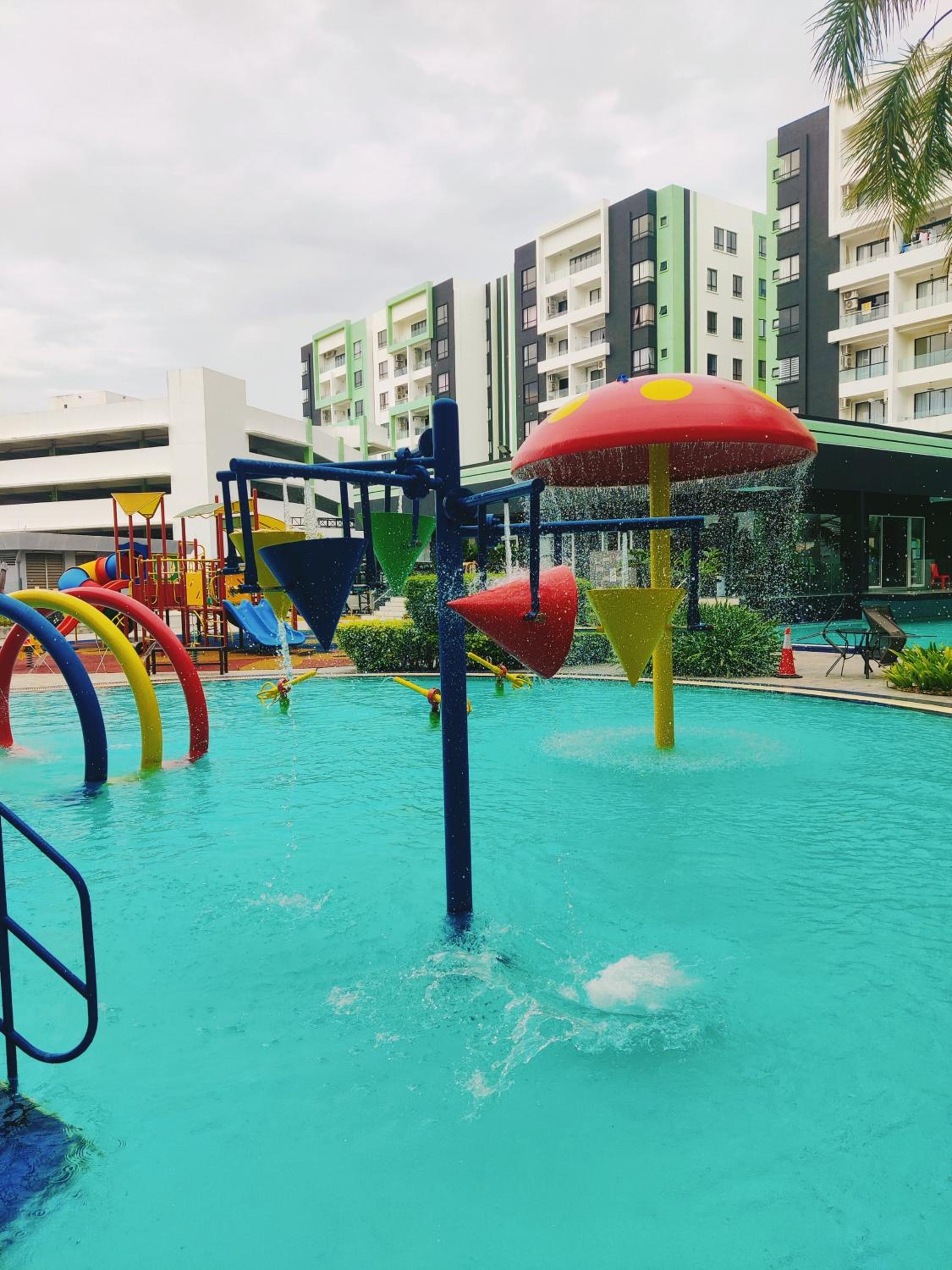 KT's Homestay- Corner Unit - Manhattan Ipoh Water Park- Station 18 photo 8