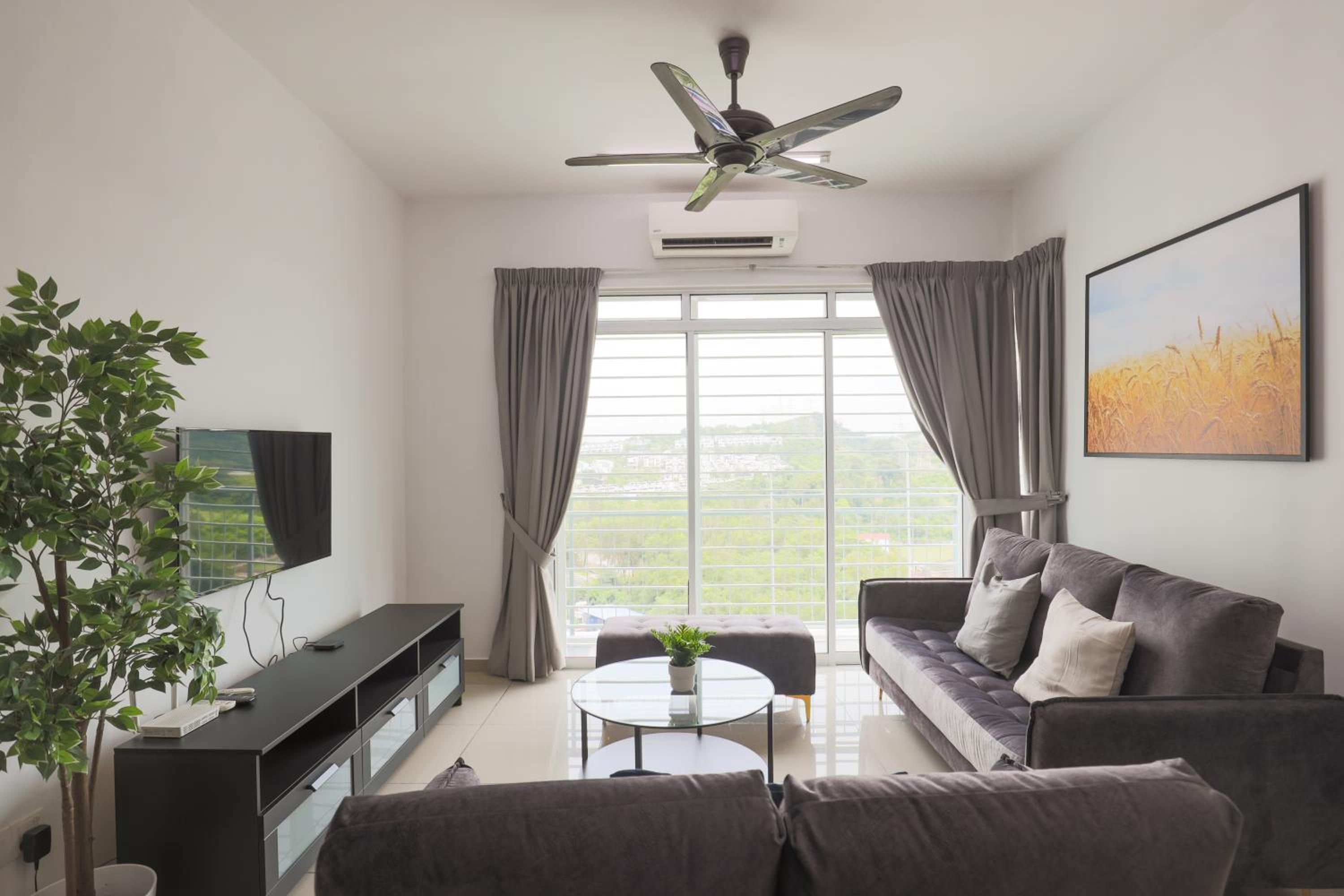 Cozy 3-bedroom condo with Pool - Seri Kembangan photo 1
