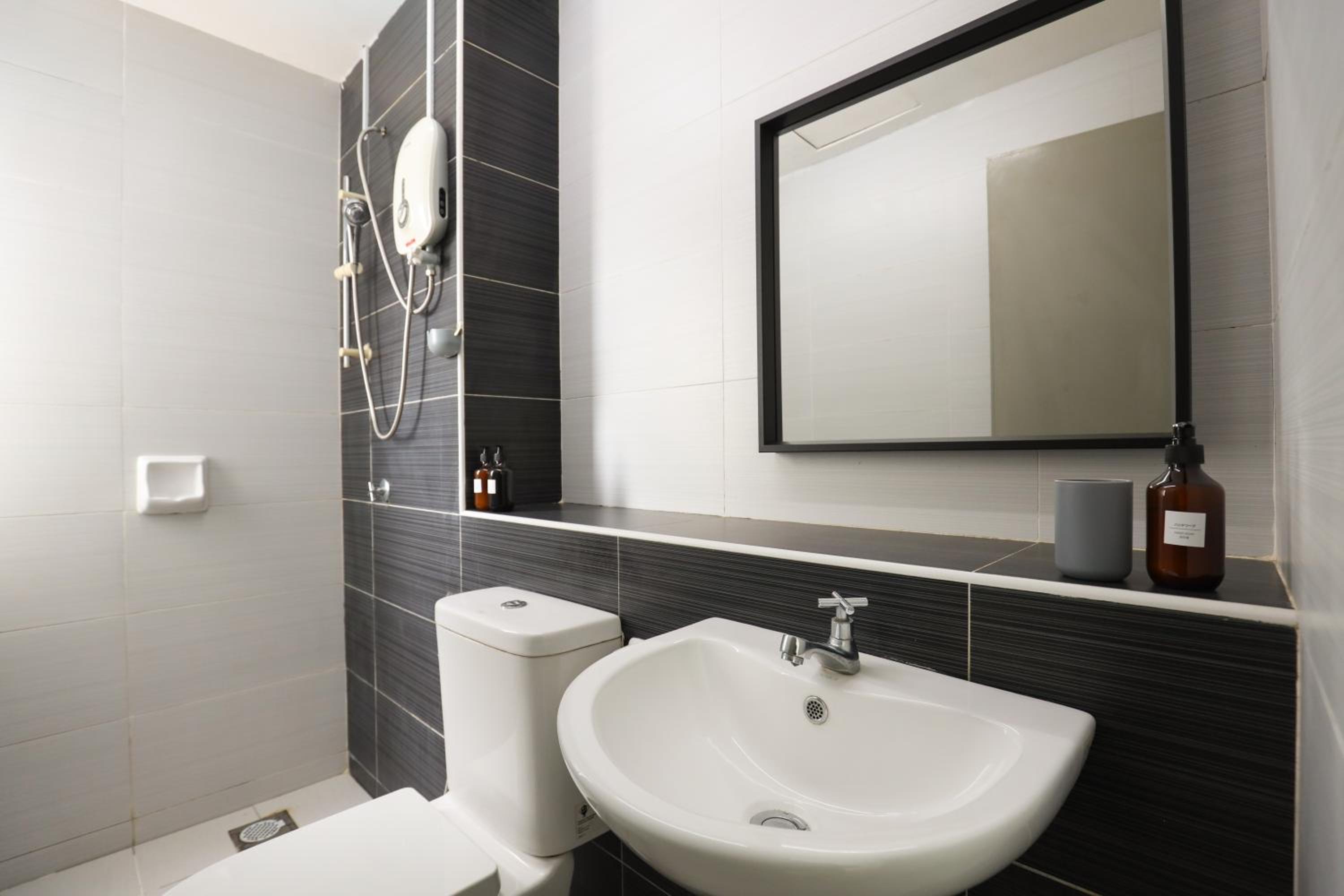 Cozy 3-bedroom condo with Pool - Seri Kembangan photo 5