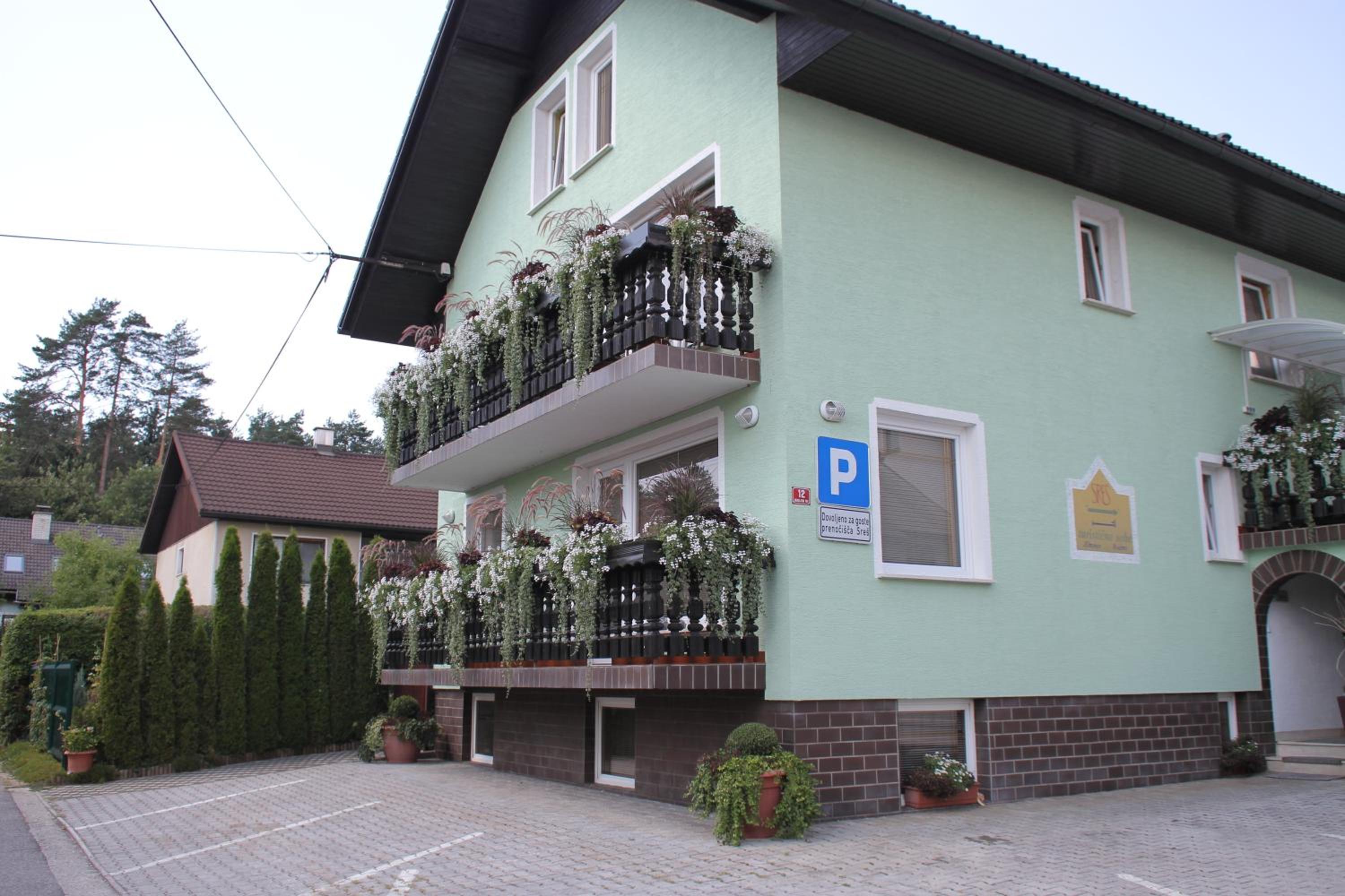 Hotel Homestay Sreš - Image 1
