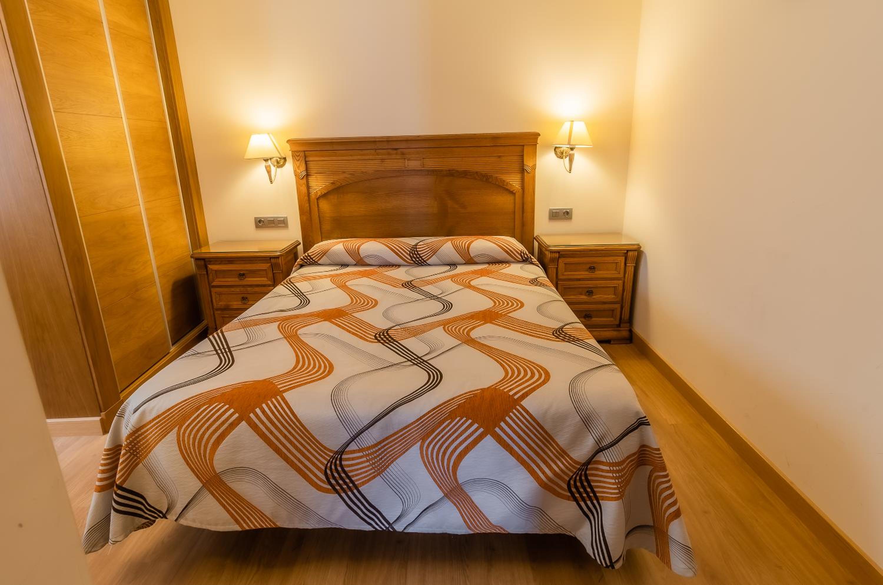 Apartamentos & casas rurales Santo Domingo de Silos