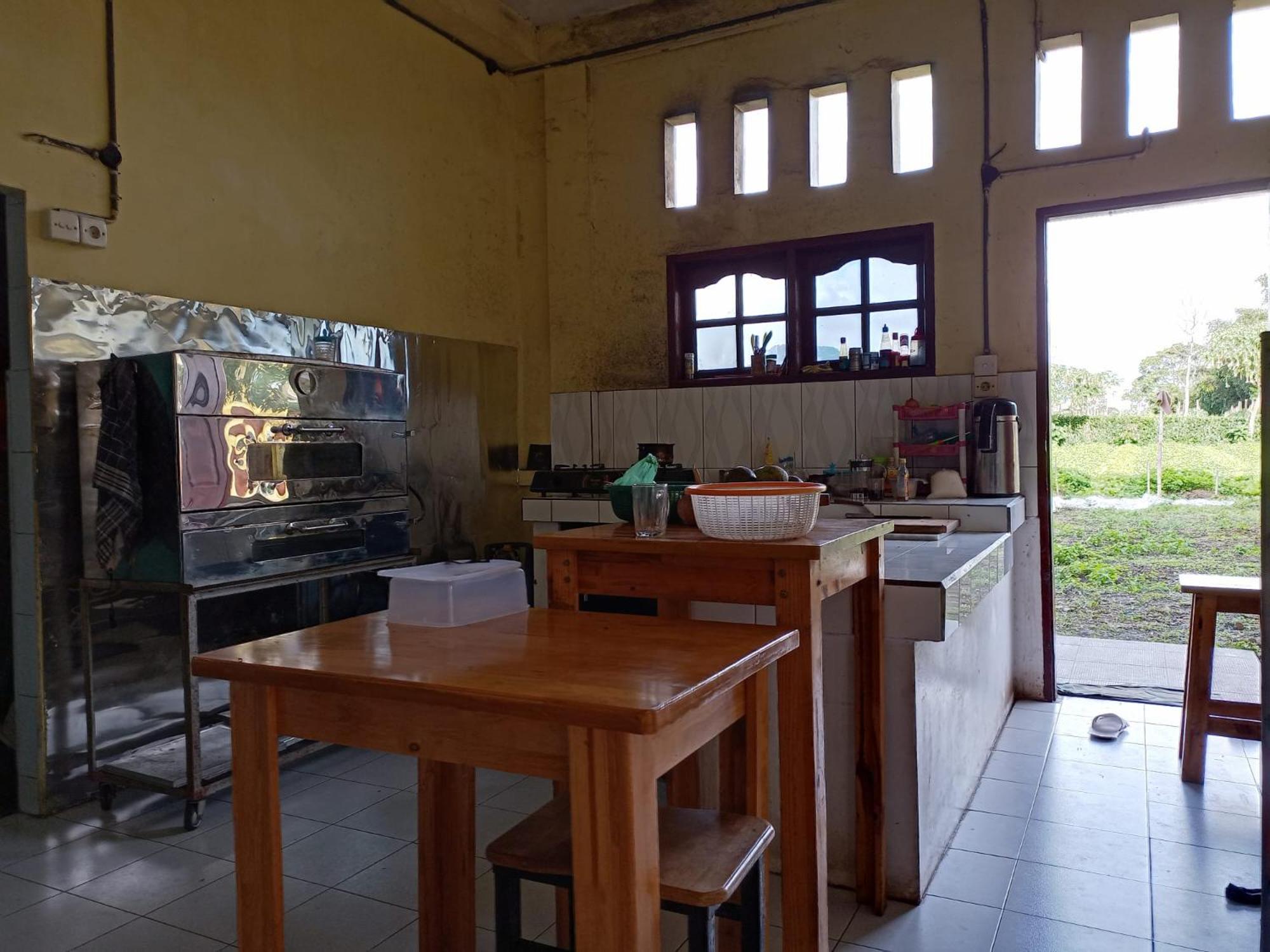 Berastagi Mountain View Homestay & Pizzeria, Berastagi - 21
