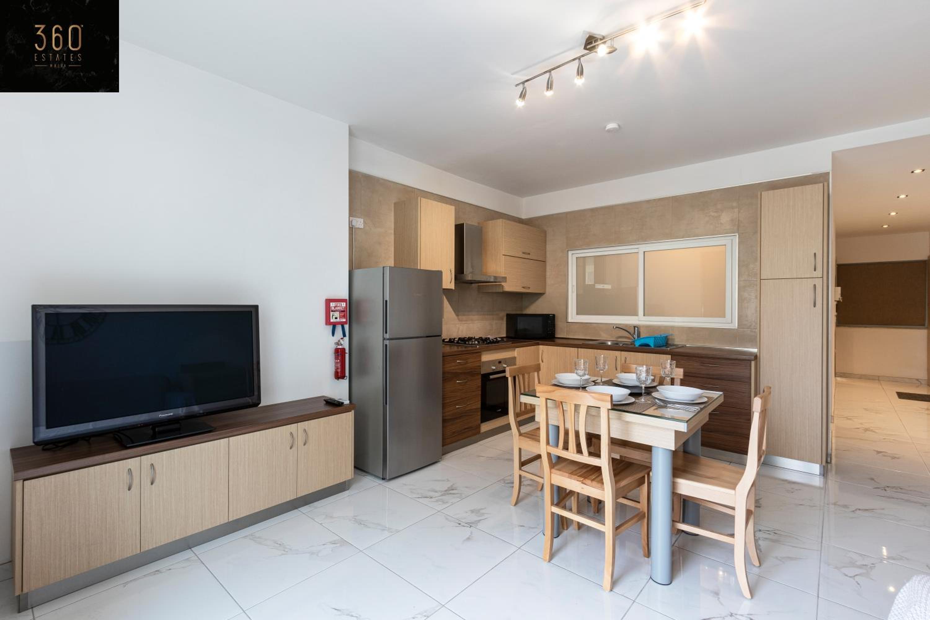 Amazing 1BR APT close to University and Hospital by 360 Estates view 2