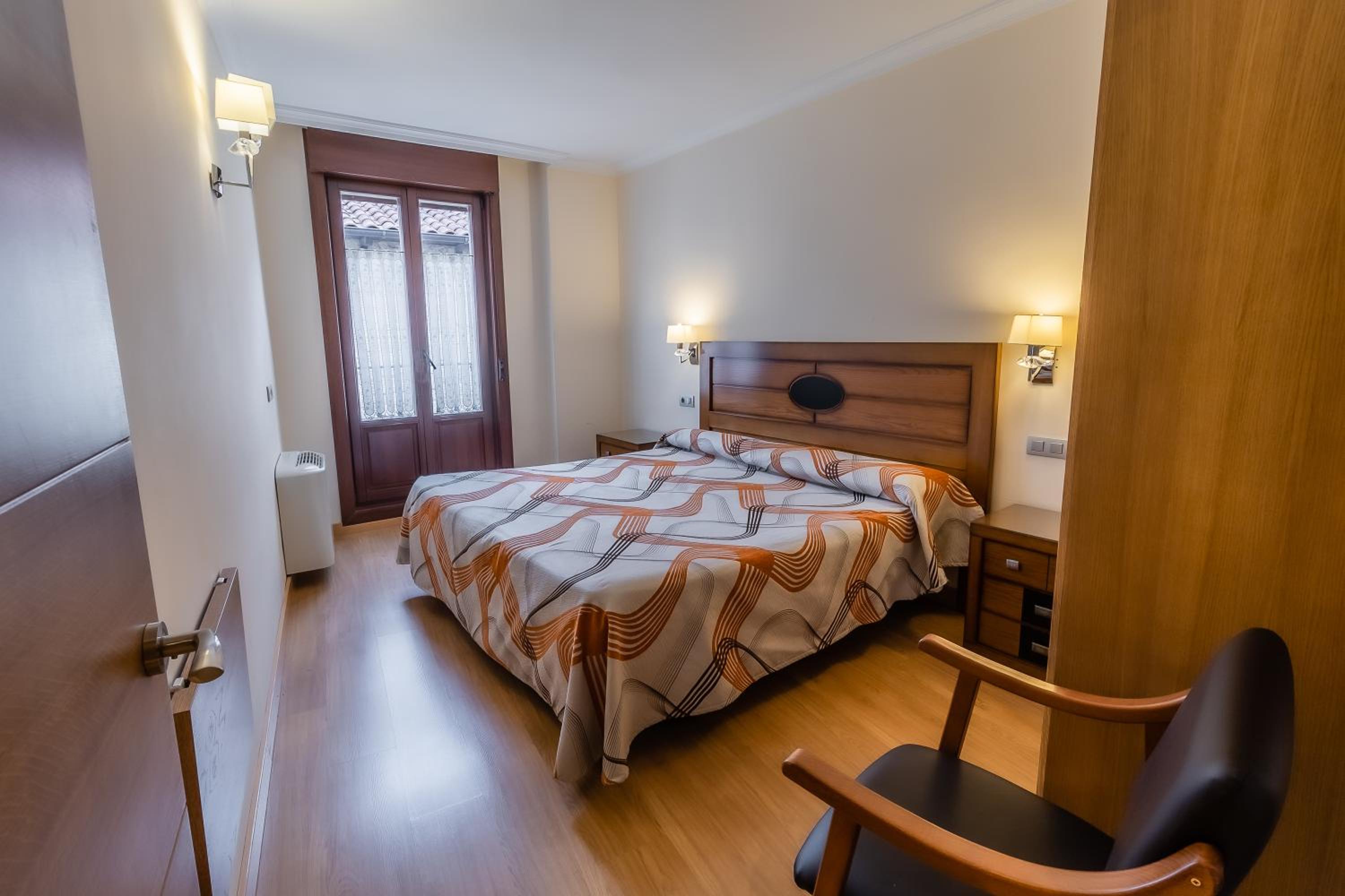 Apartamentos & casas rurales Santo Domingo de Silos