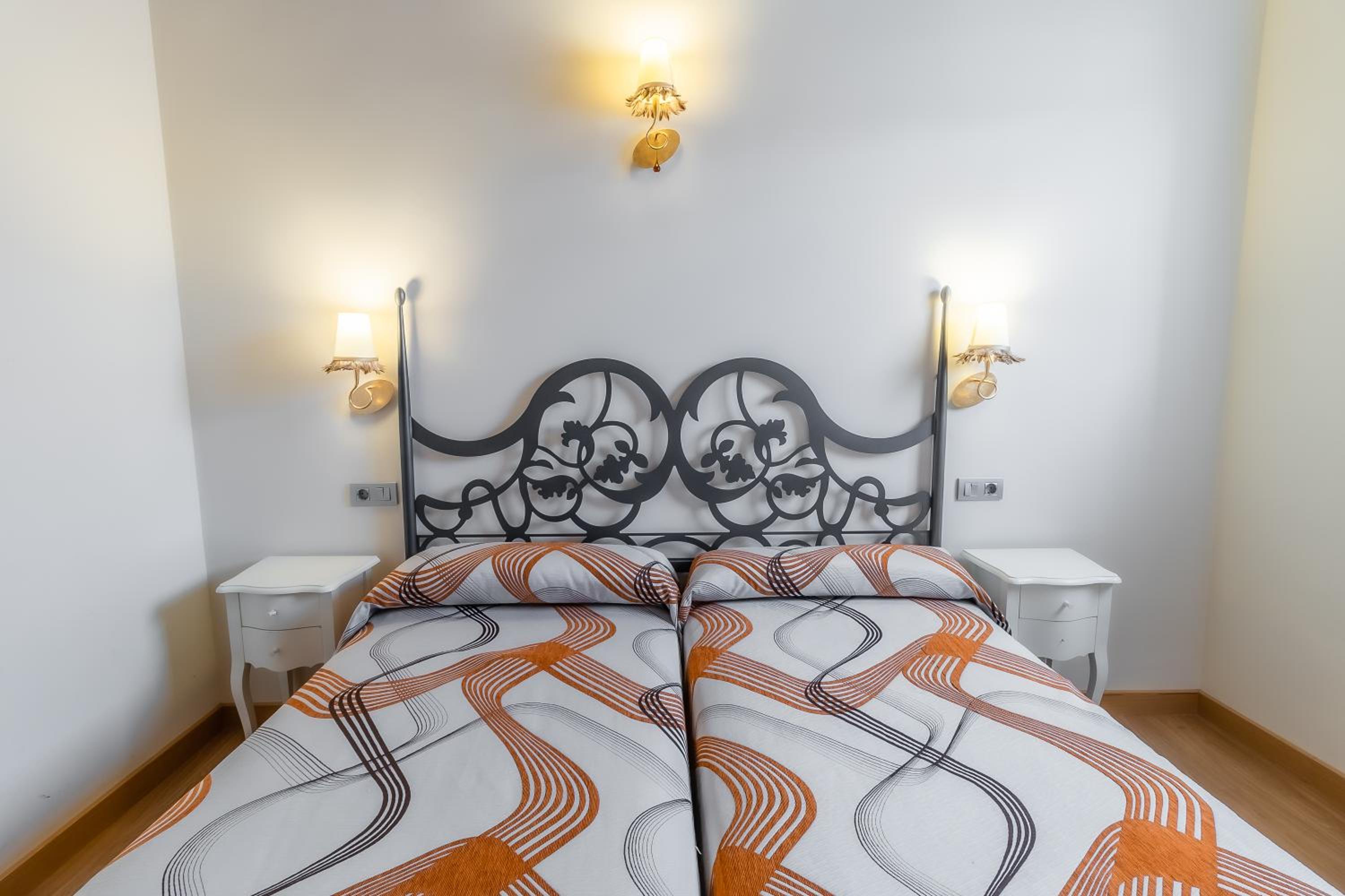 Apartamentos & casas rurales Santo Domingo de Silos