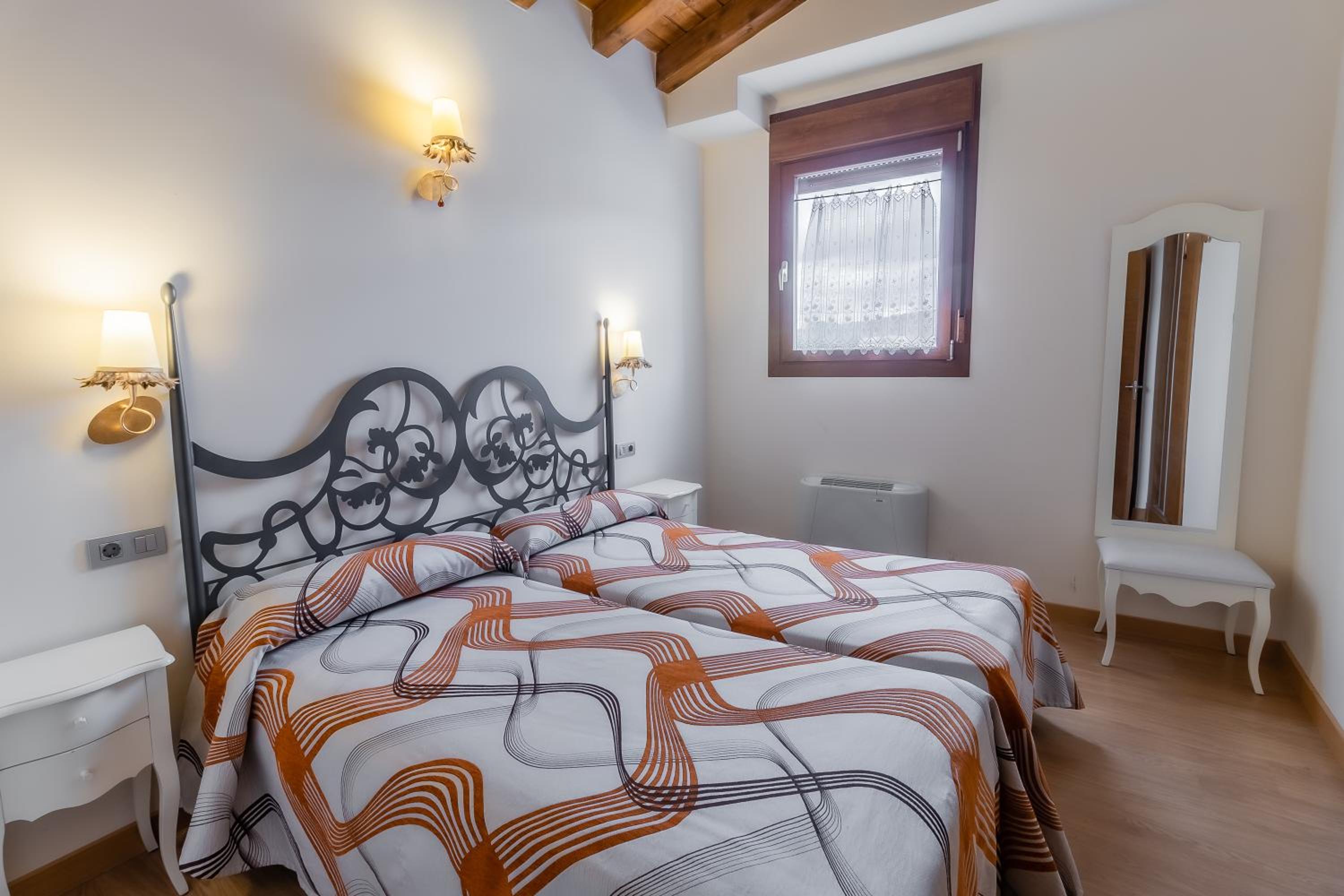 Apartamentos & casas rurales Santo Domingo de Silos