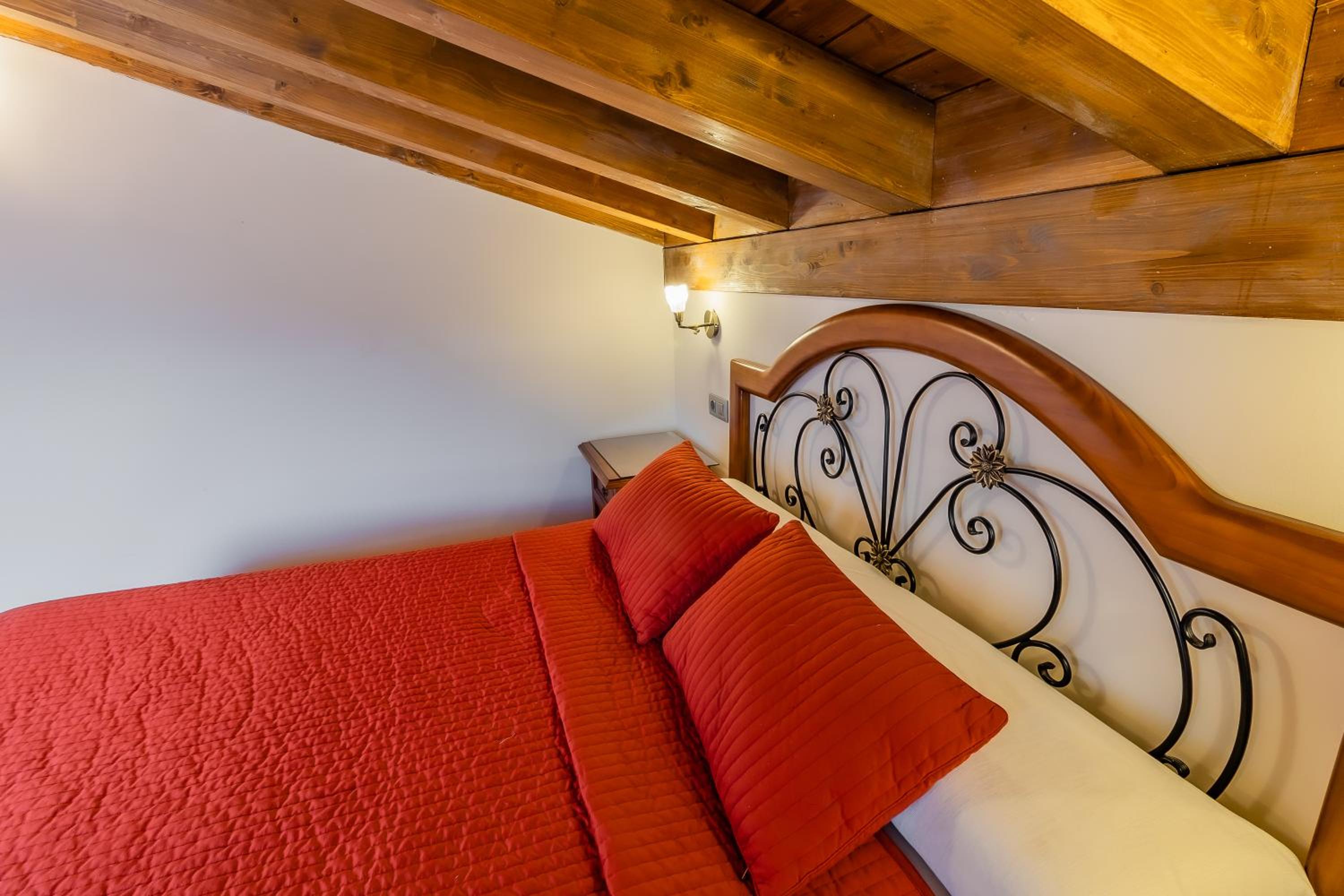 Apartamentos & casas rurales Santo Domingo de Silos