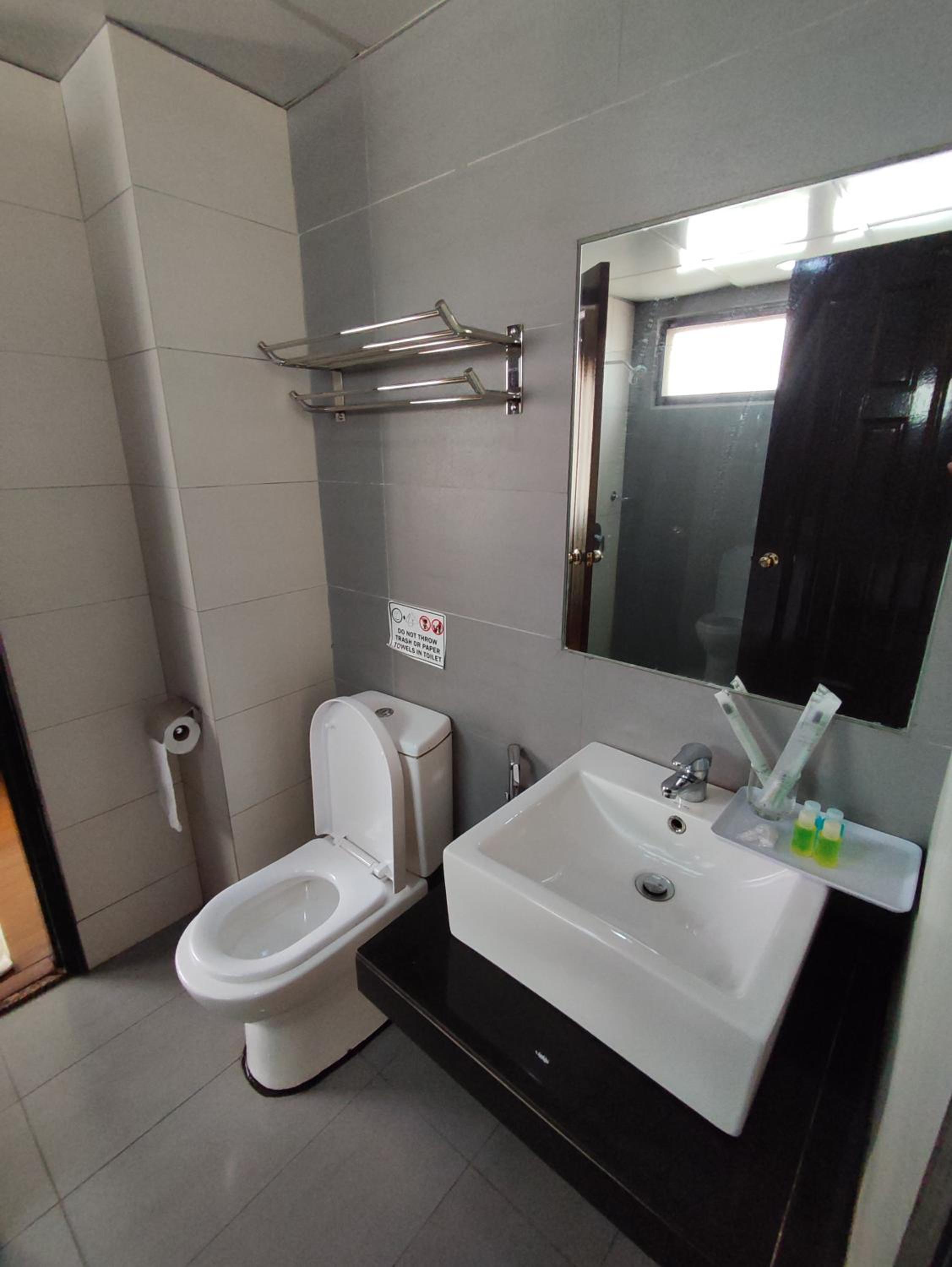Awesome Homestay Apartment @ Equatorial Hill Resort photo 4