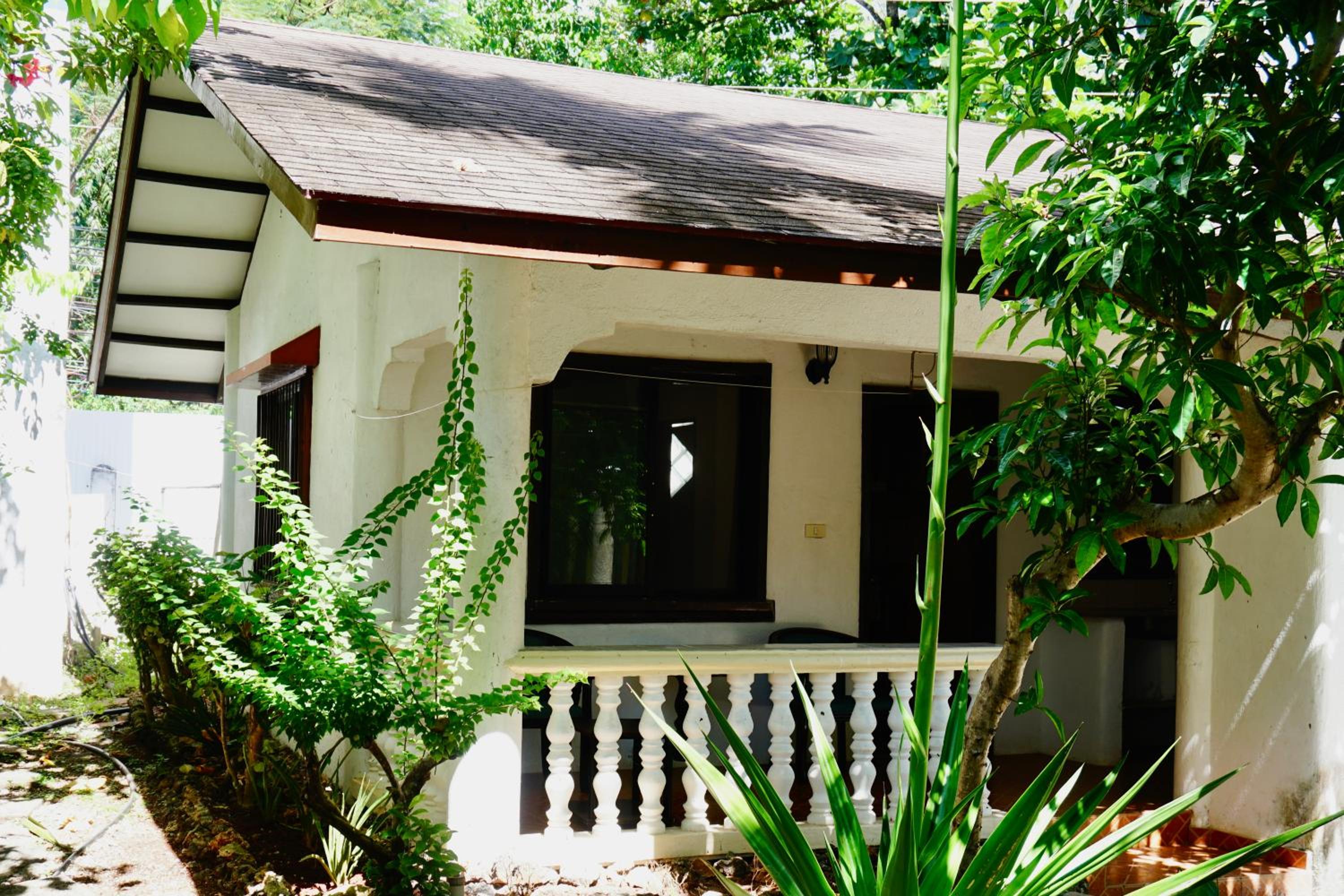Nature Haven Villa - Flower Garden
