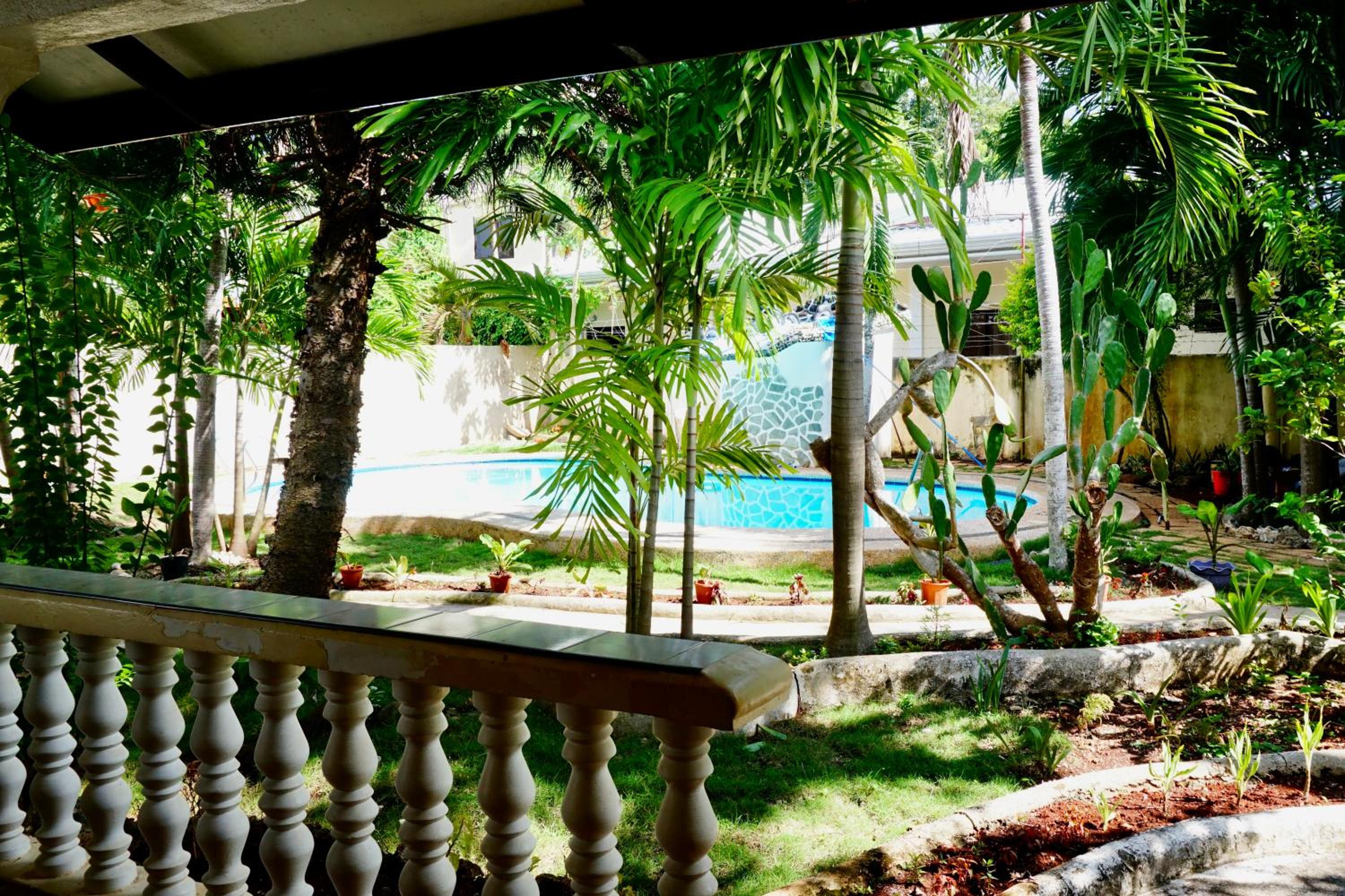 Nature Haven Villa - Flower Garden