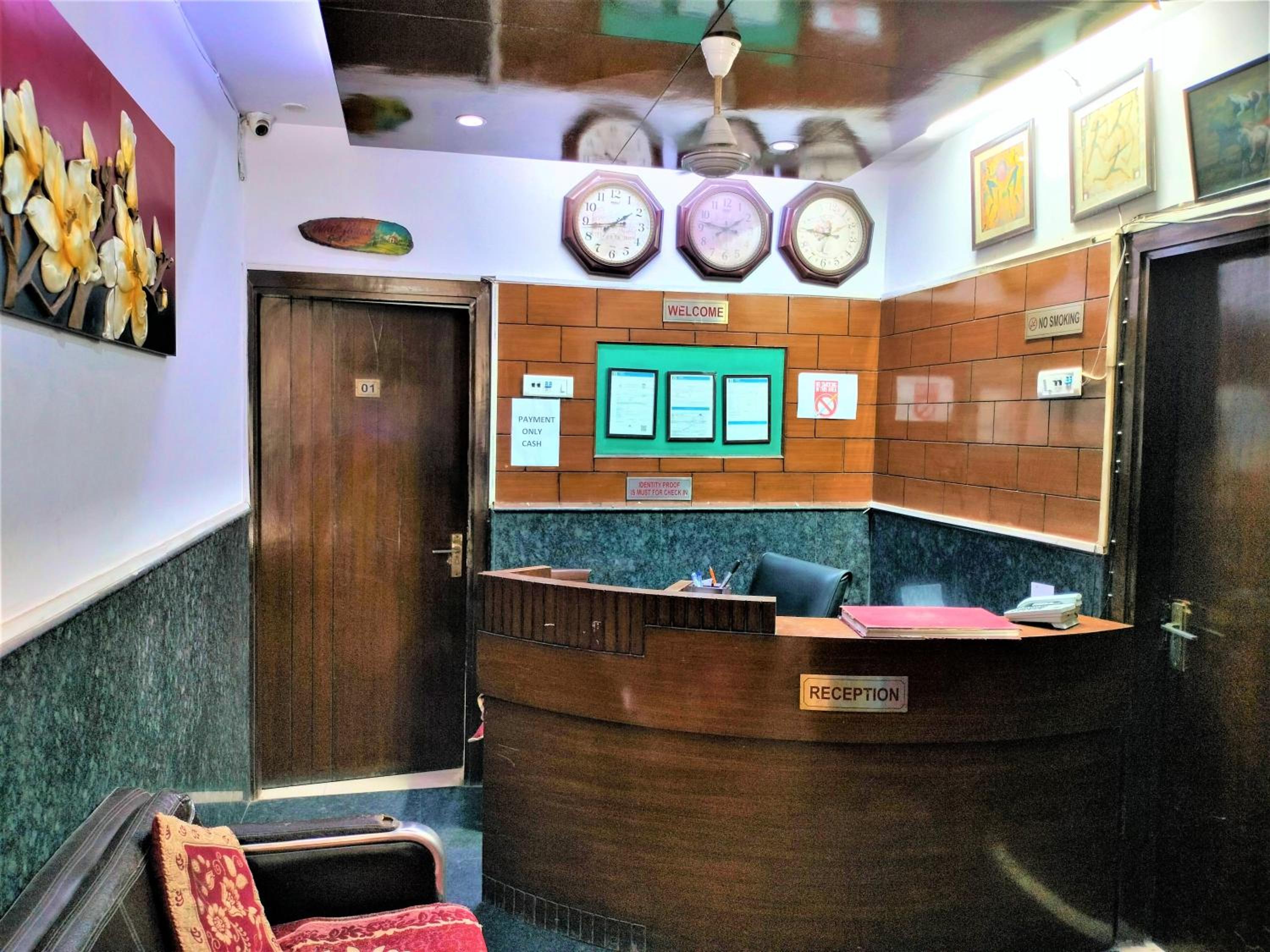 Hotel White Palace,Nizamuddin Railway Station view 5