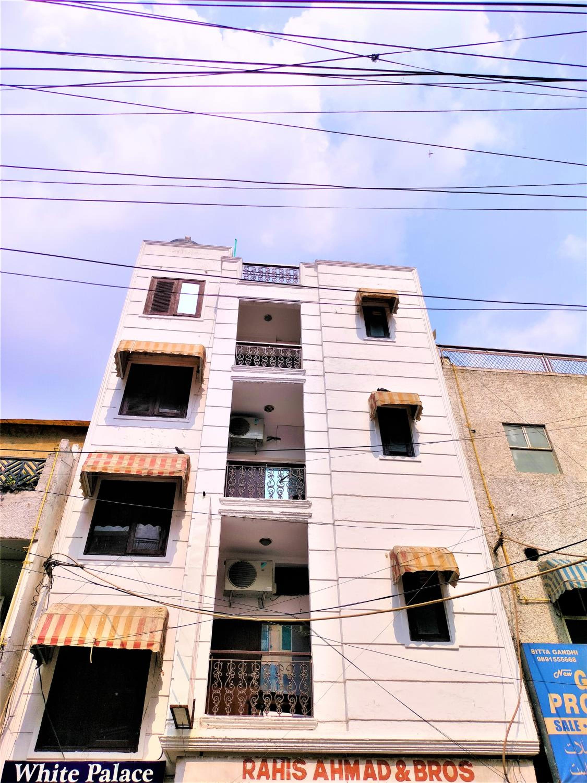 Hotel White Palace,Nizamuddin Railway Station view 3