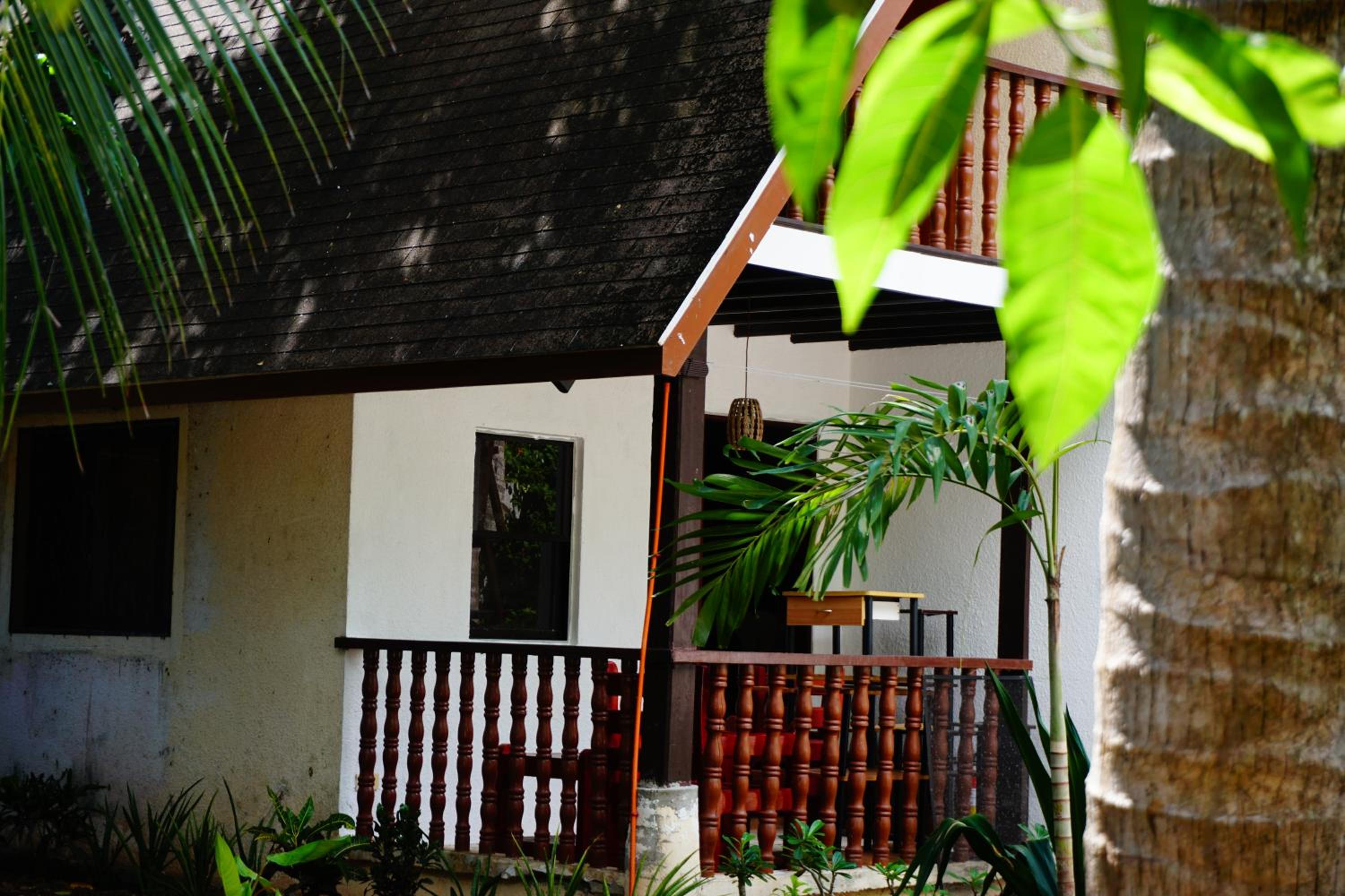 Nature Haven Villa - Flower Garden