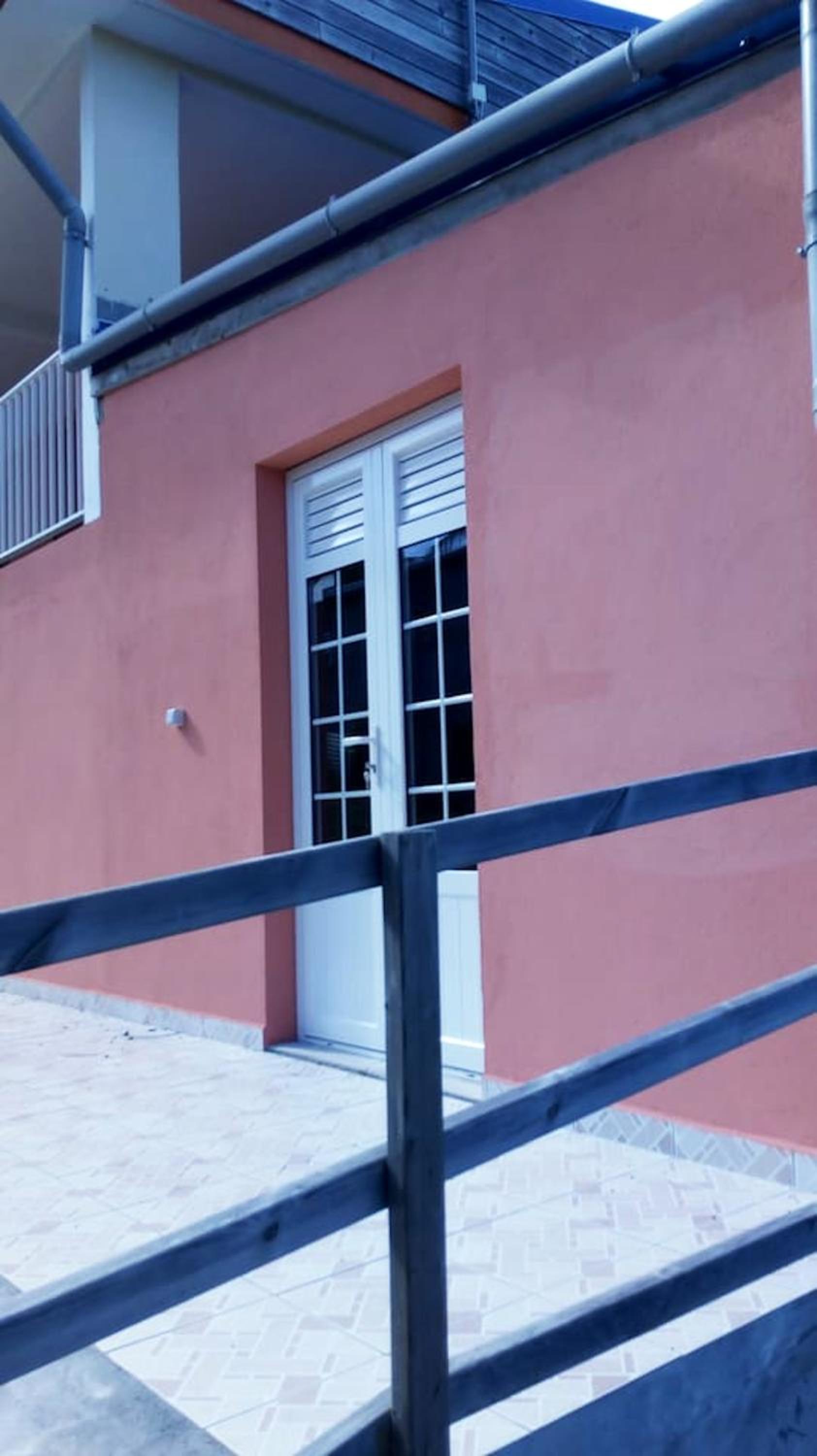 Appartement charmant au Moule avec piscine partagée, 40m²a view 5