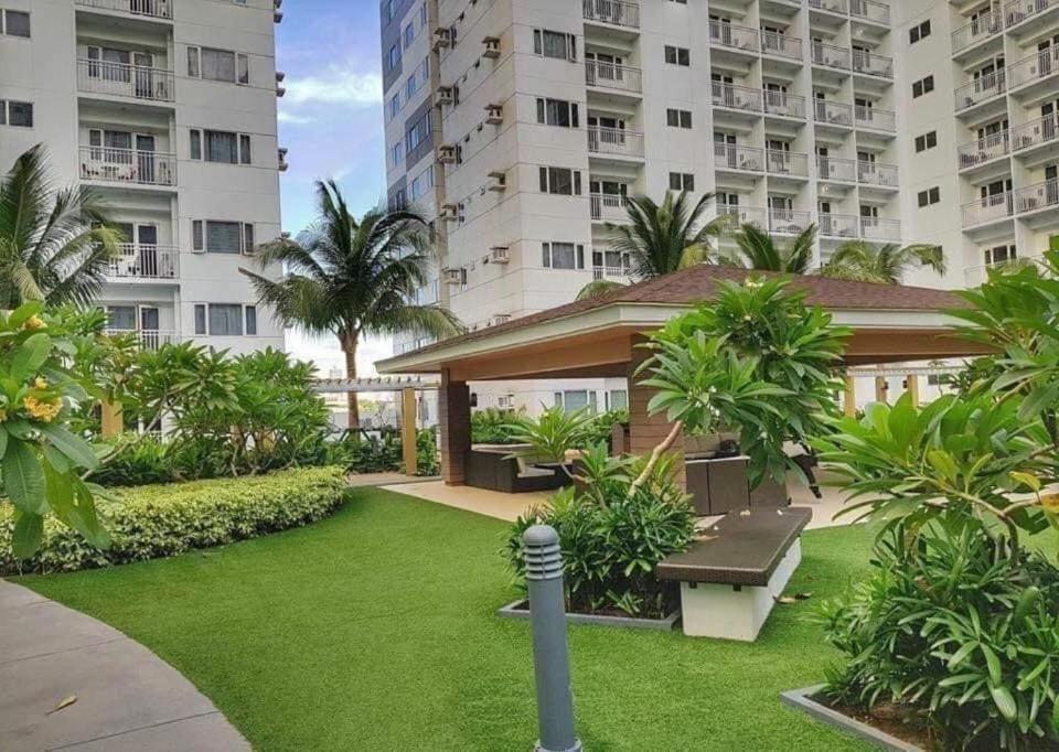 Shell Residence C8 Shortwalk Mall of Asia Near Airport. view 4