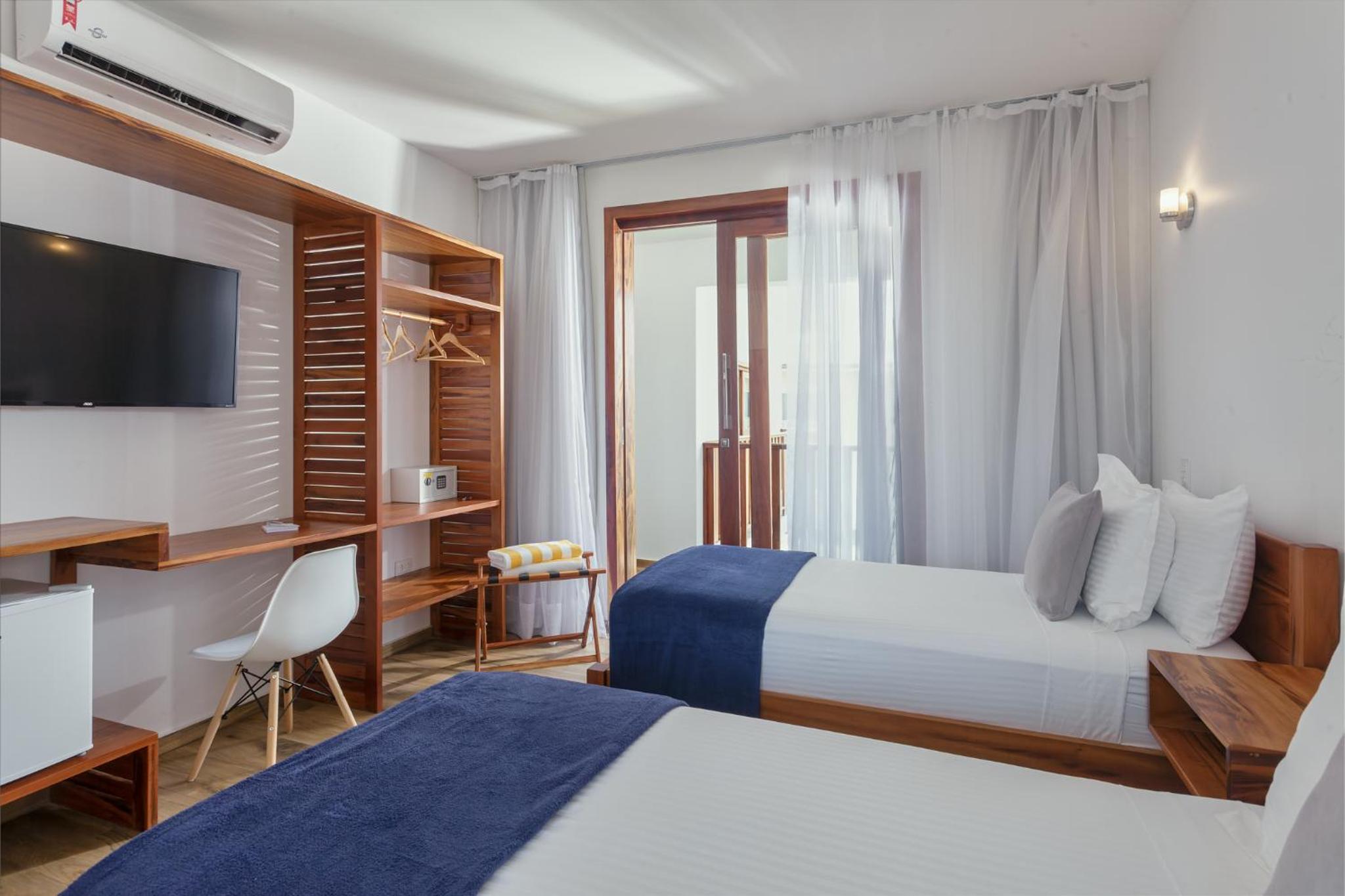 Aiolos Hotel & Discoveries