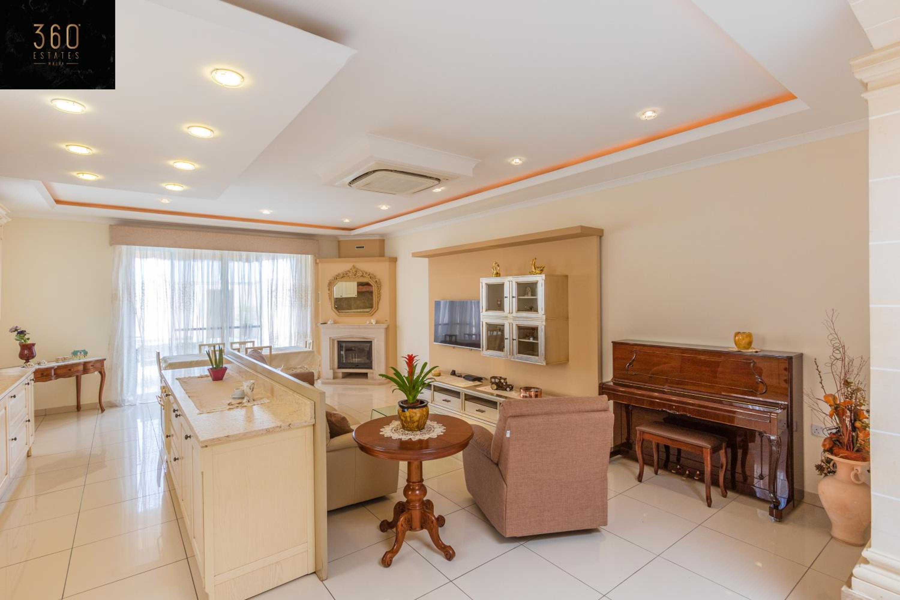 LUX VILLA with amazing BBQ, Pool Area & WIFI by 360 Estates view 2