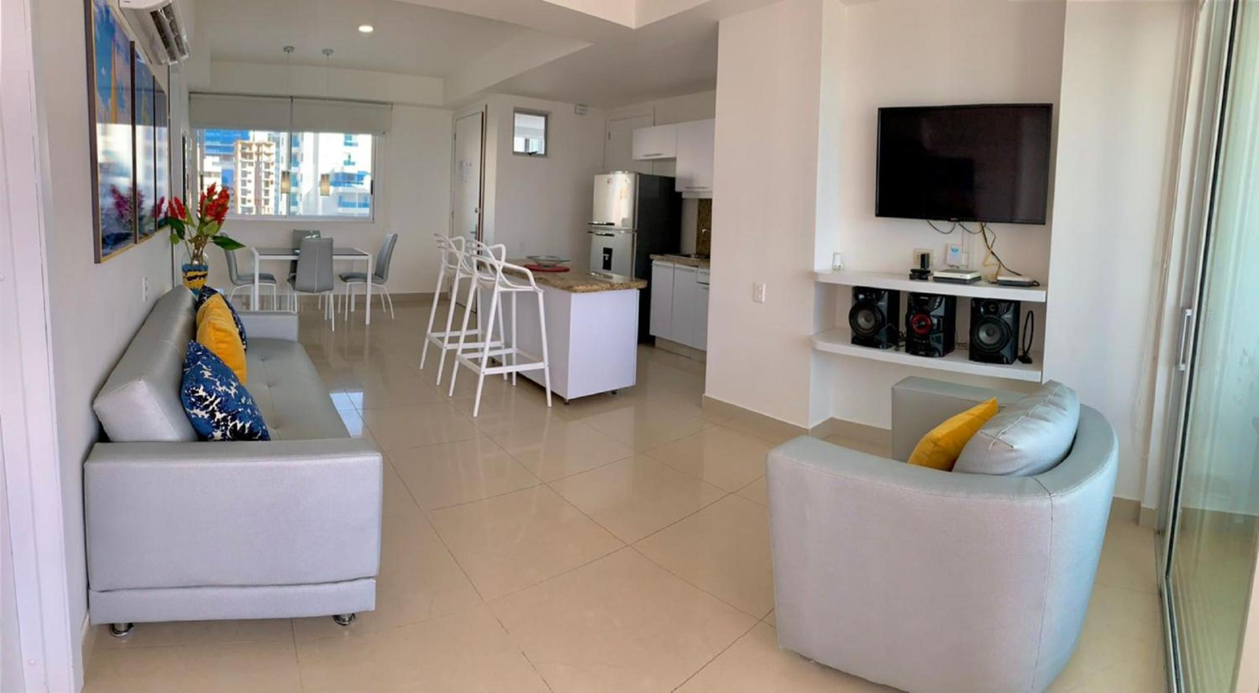2P1-6 Seafront Apartment With Air Conditioning And Pool