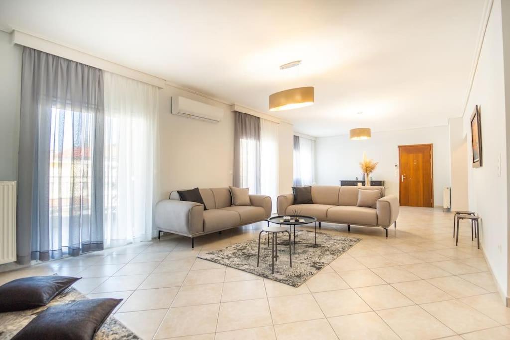 Alexandros Suite