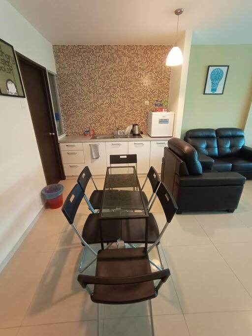 InstaStay Room Unit Marina Island Teluk Batik - 1 Bedroom Queen Bed & 2 Single Bed photo 7