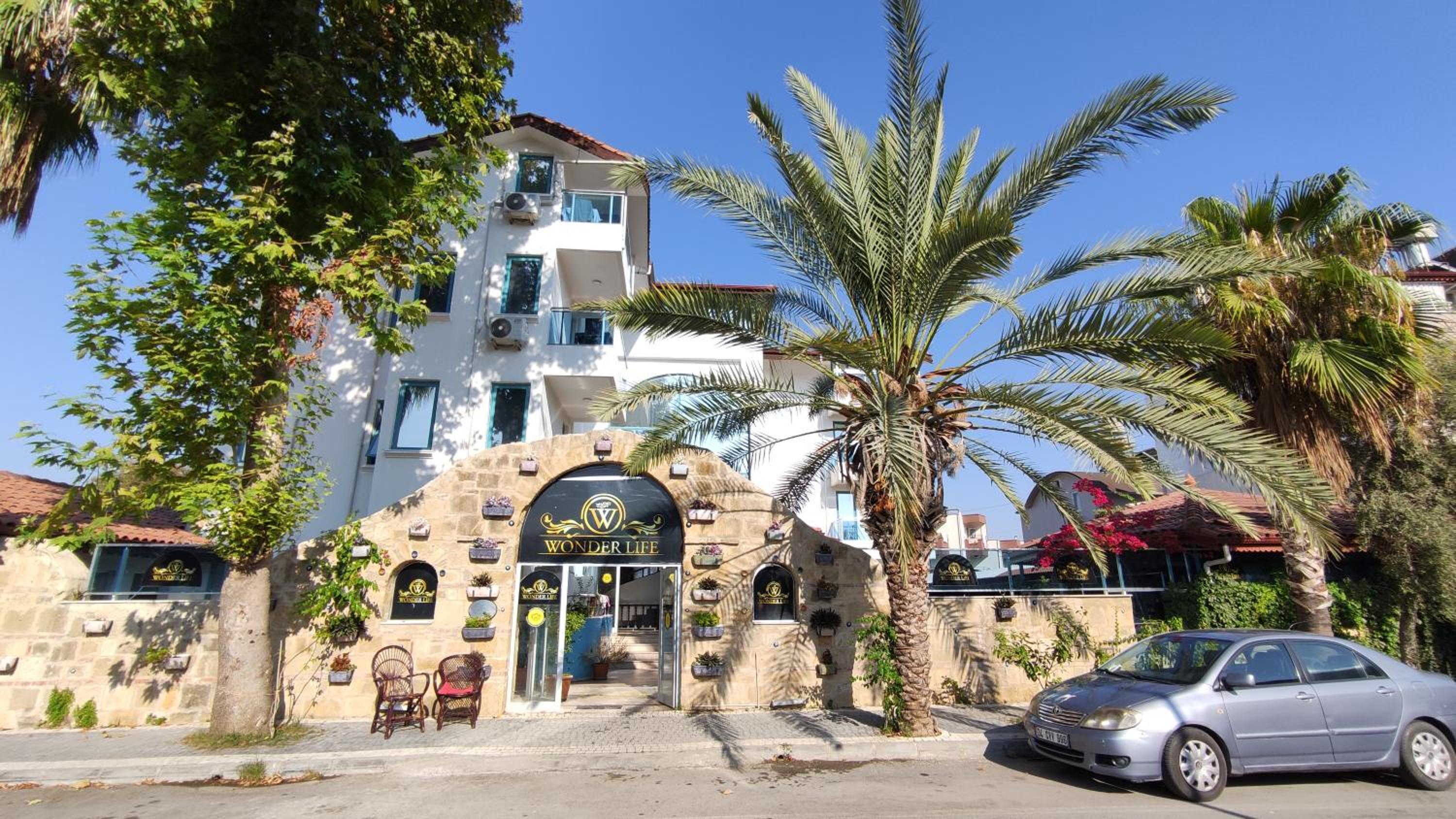 Hotel Wonder Life Hotel - Image 1