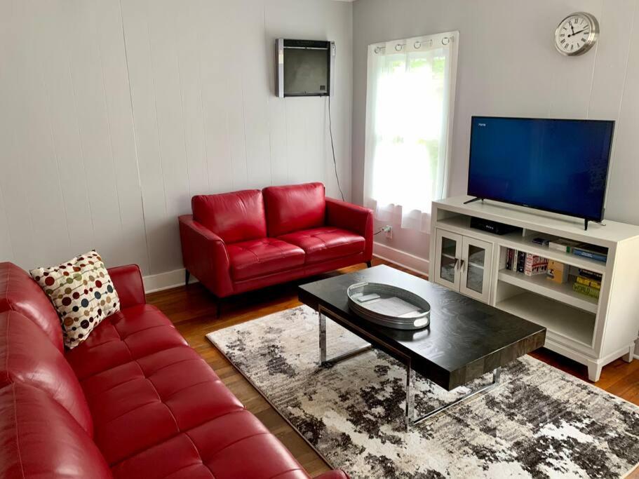Spanish Town / Downtown Apartment view 3