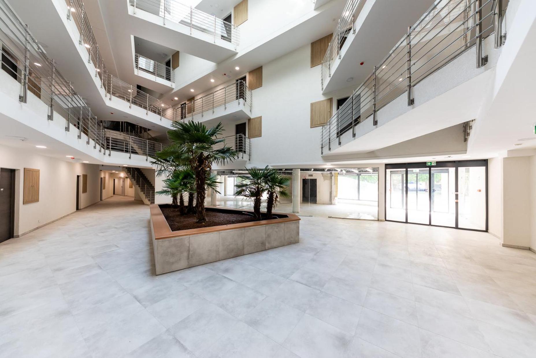 Sunshine Residence Deluxe Apartment view 3