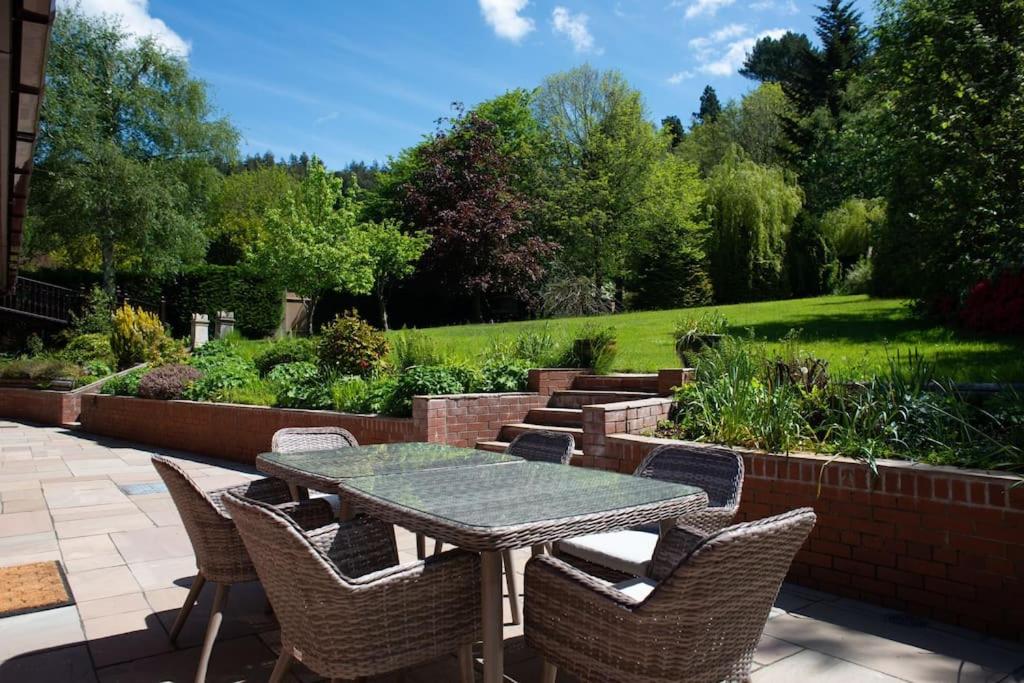 Country Crabtree Bungalow with large wild garden view 5