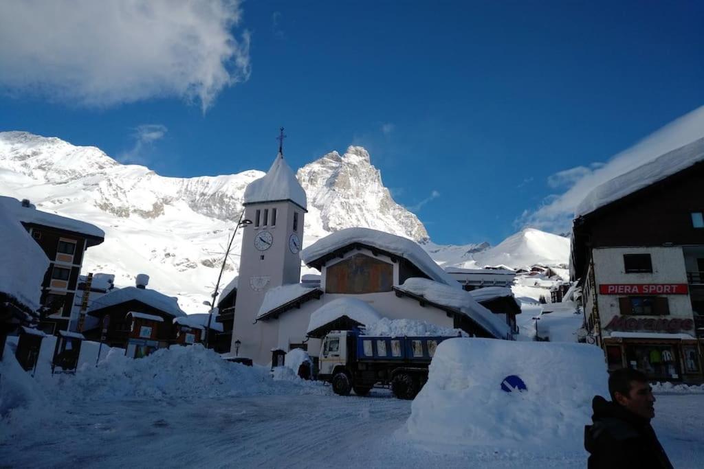 Skichaletcervinia Ski in Ski out 8p op piste nr. 5 uitzicht Matterhorn