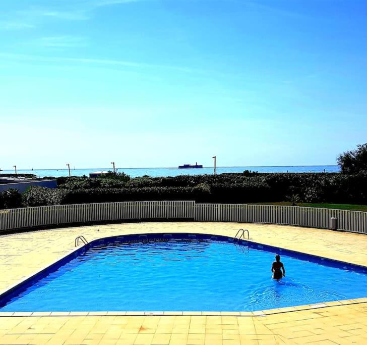 MOM' Blue Paradise Front De Mer 3 étoiles 61 m2 CAP'Diem 3 Clim - Idéal pr un Séjour de 15j ou plus ! Wifi, lit 160 - 4è Ascenseur, Parking, Piscine, Pétan