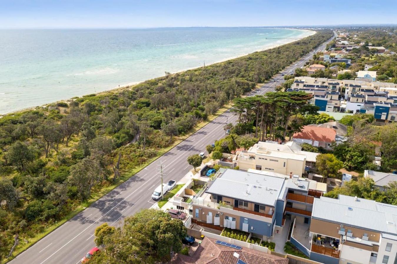 3Bdrm Beachside Town House with Ocean Views