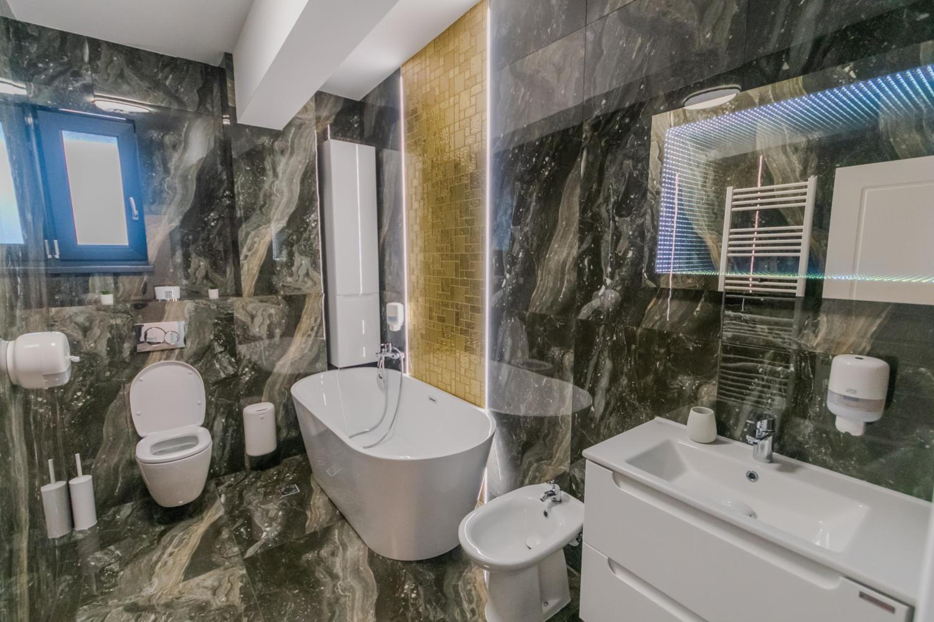 Penthouse Luxury Falticeni view 4