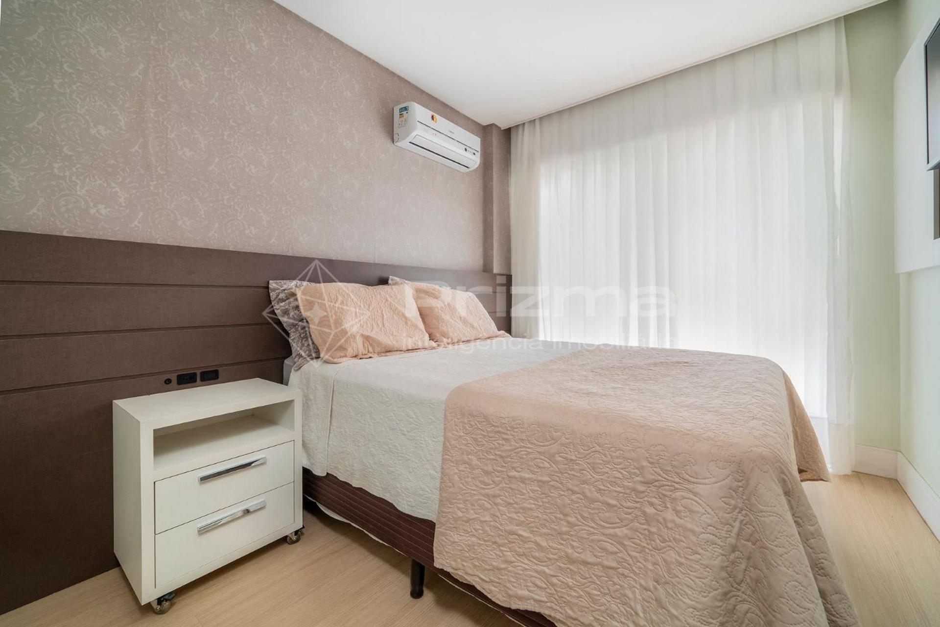 Boulevard 302 A - Excelente Cobertura em Condomínio de Alto Padrão.
