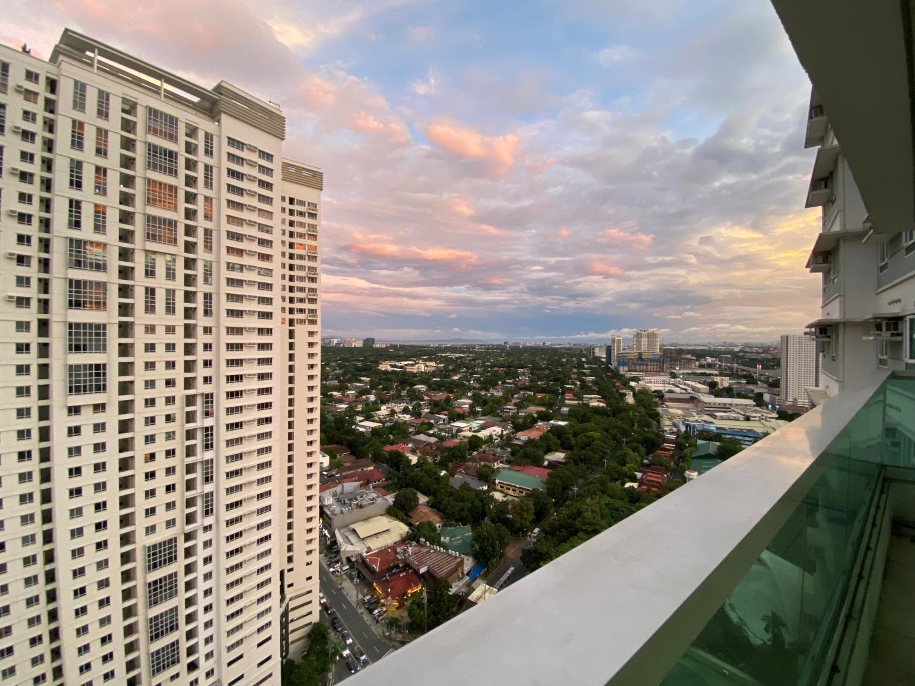 Family size Staycation in Makati with new year's firework balcony view