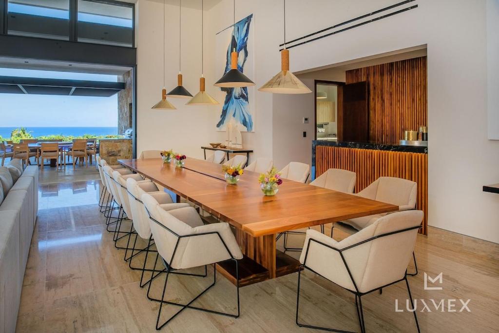 Stunning 11Bd Villa Fully Staffed, Indoor Tennis and More view 3