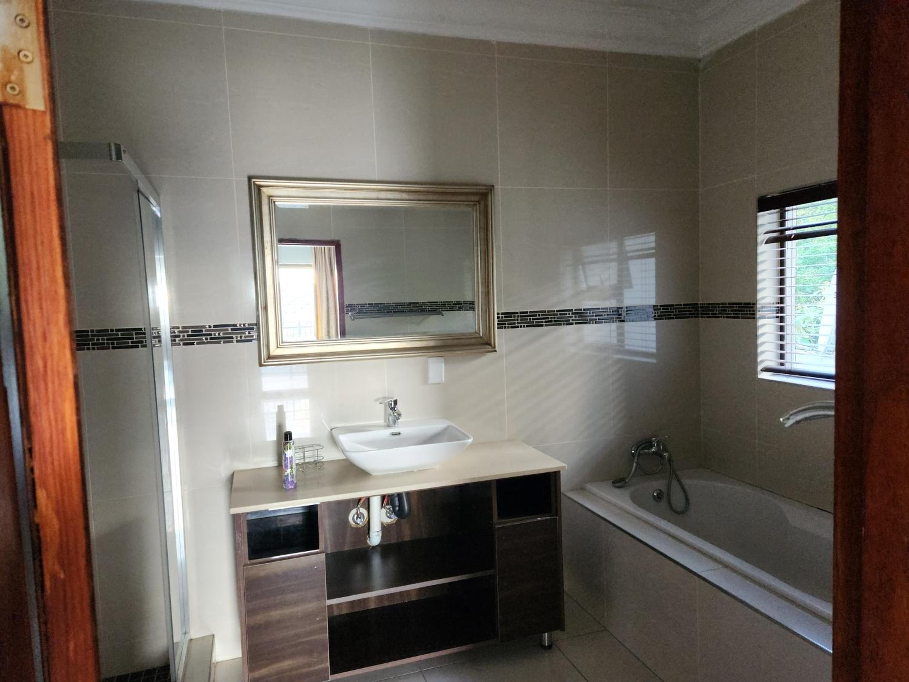 Bryanston Drive Elegant Guesthouse & Boardroom Facilities