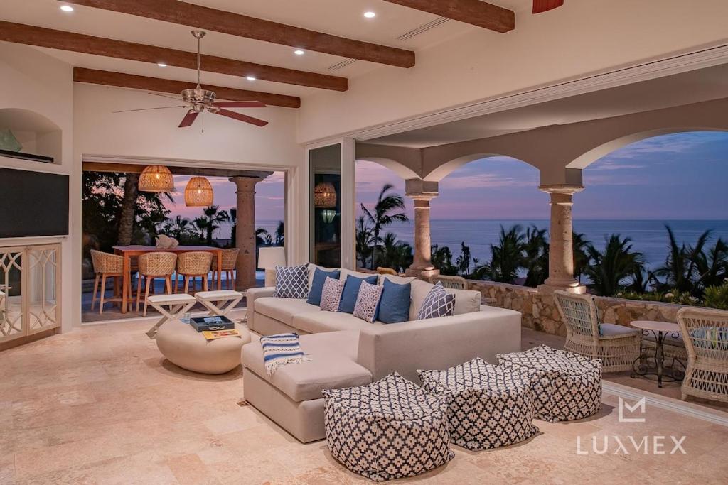 Beautiful 3 Bd Villa with Staff and Steps from the Beach in Del Mar Palmilla view 4