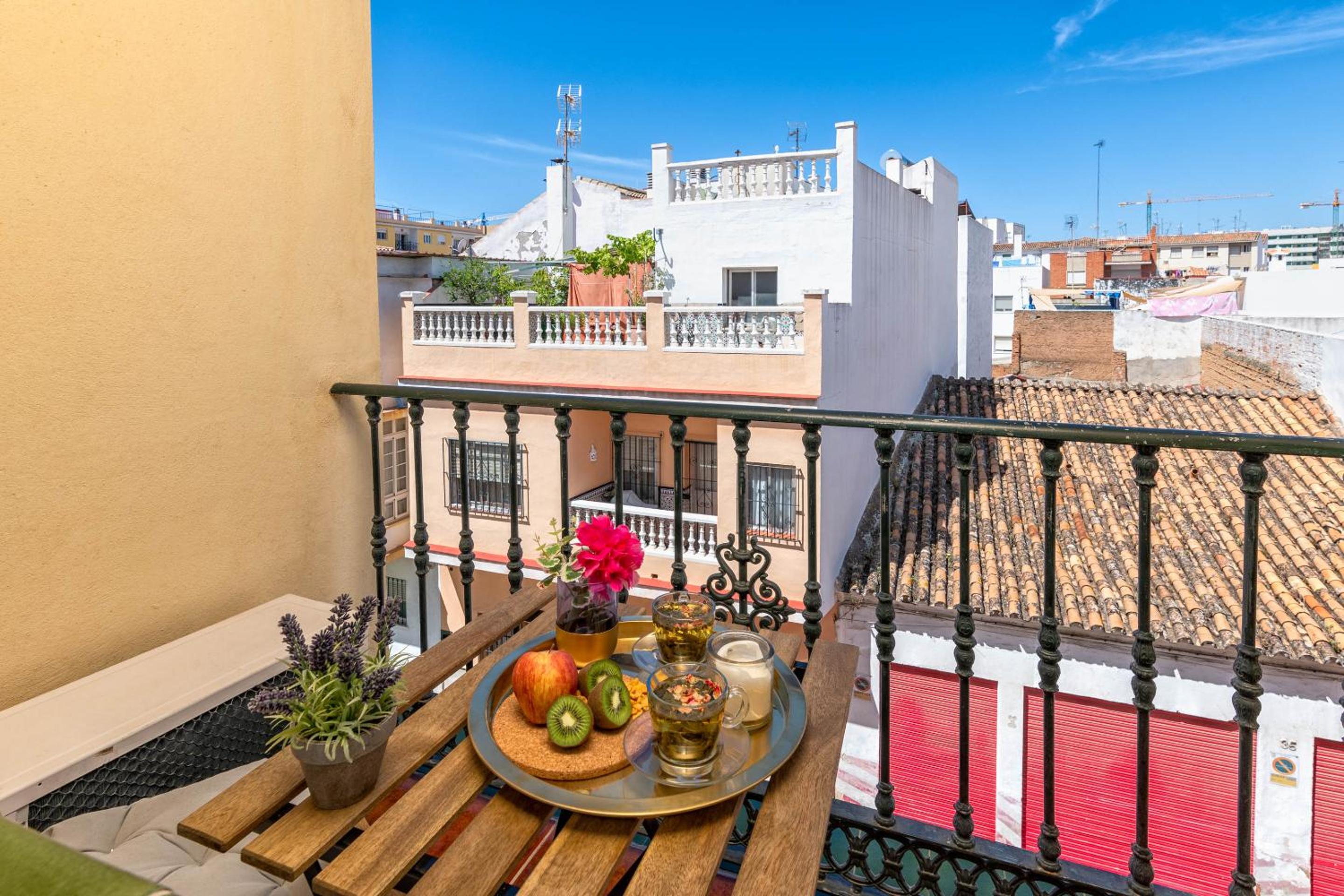 WintowinRentals - La Estancia FREE PARKING