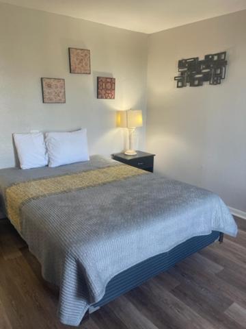 Winchester Vacations - ANS INN SUITES - Property Image 53