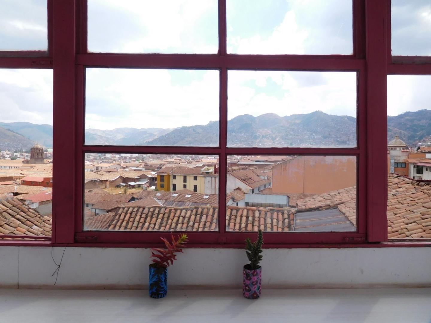 MALA HIERBA view 2